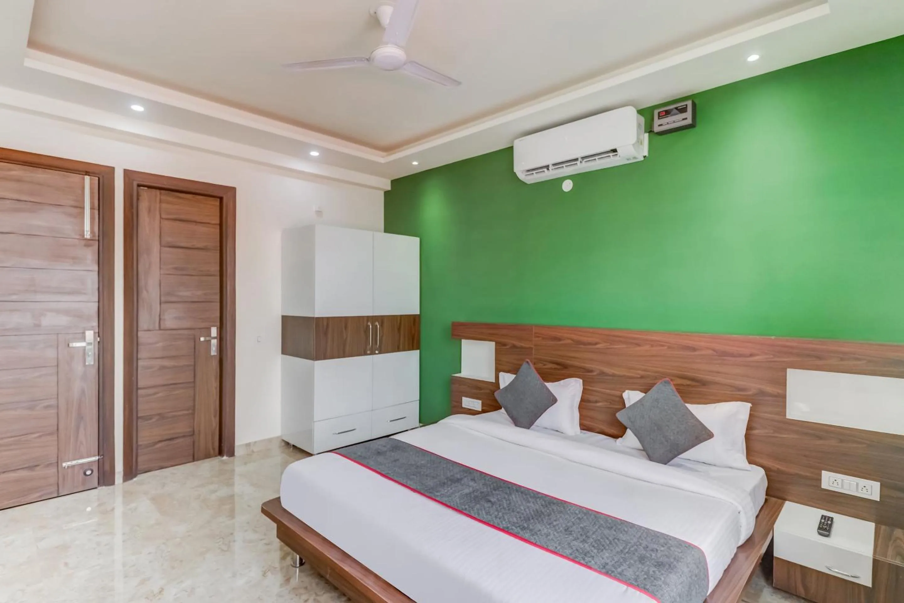 Bedroom, Bed in Hotel O Metro suites