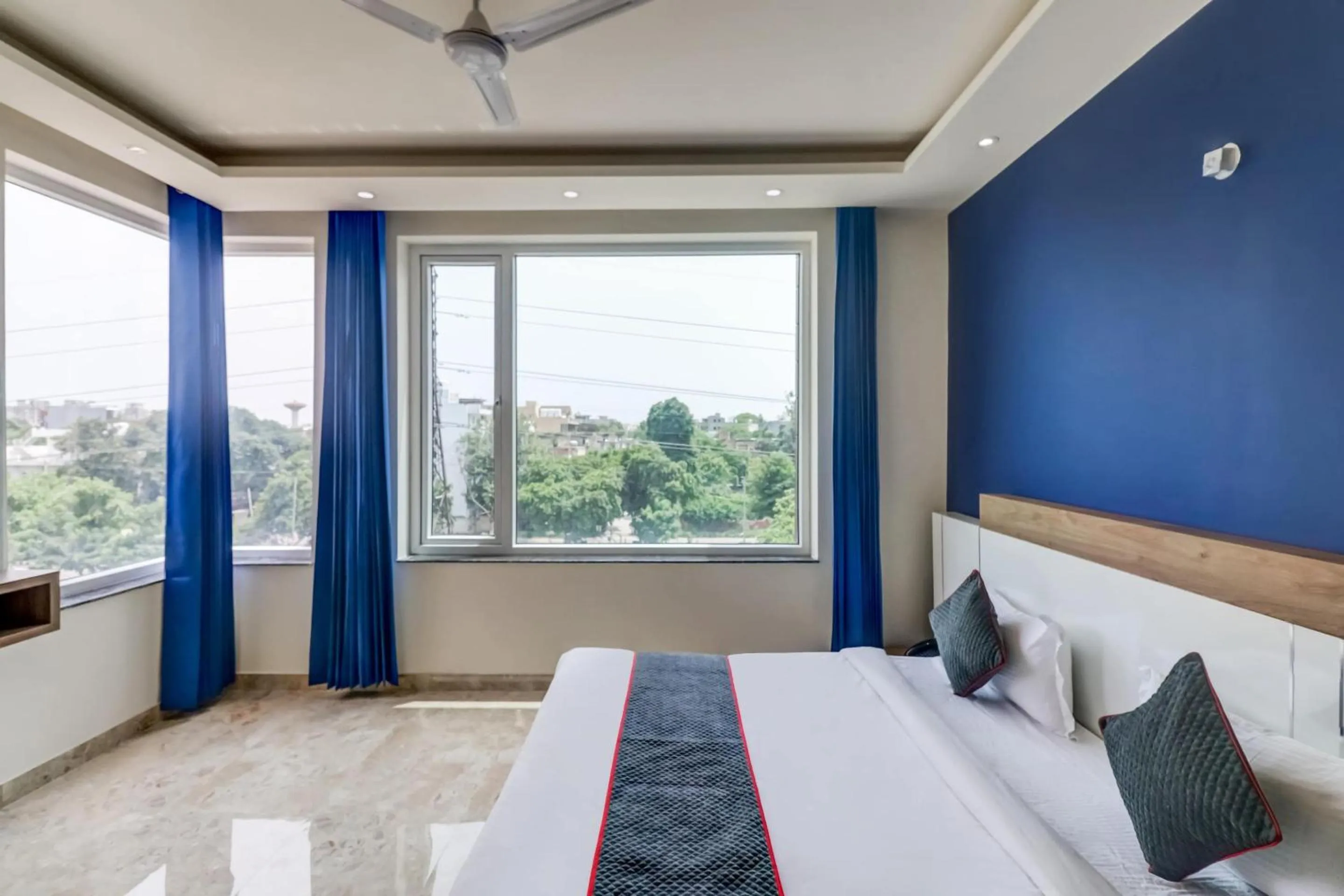 Bedroom, Bed in Hotel O Metro suites