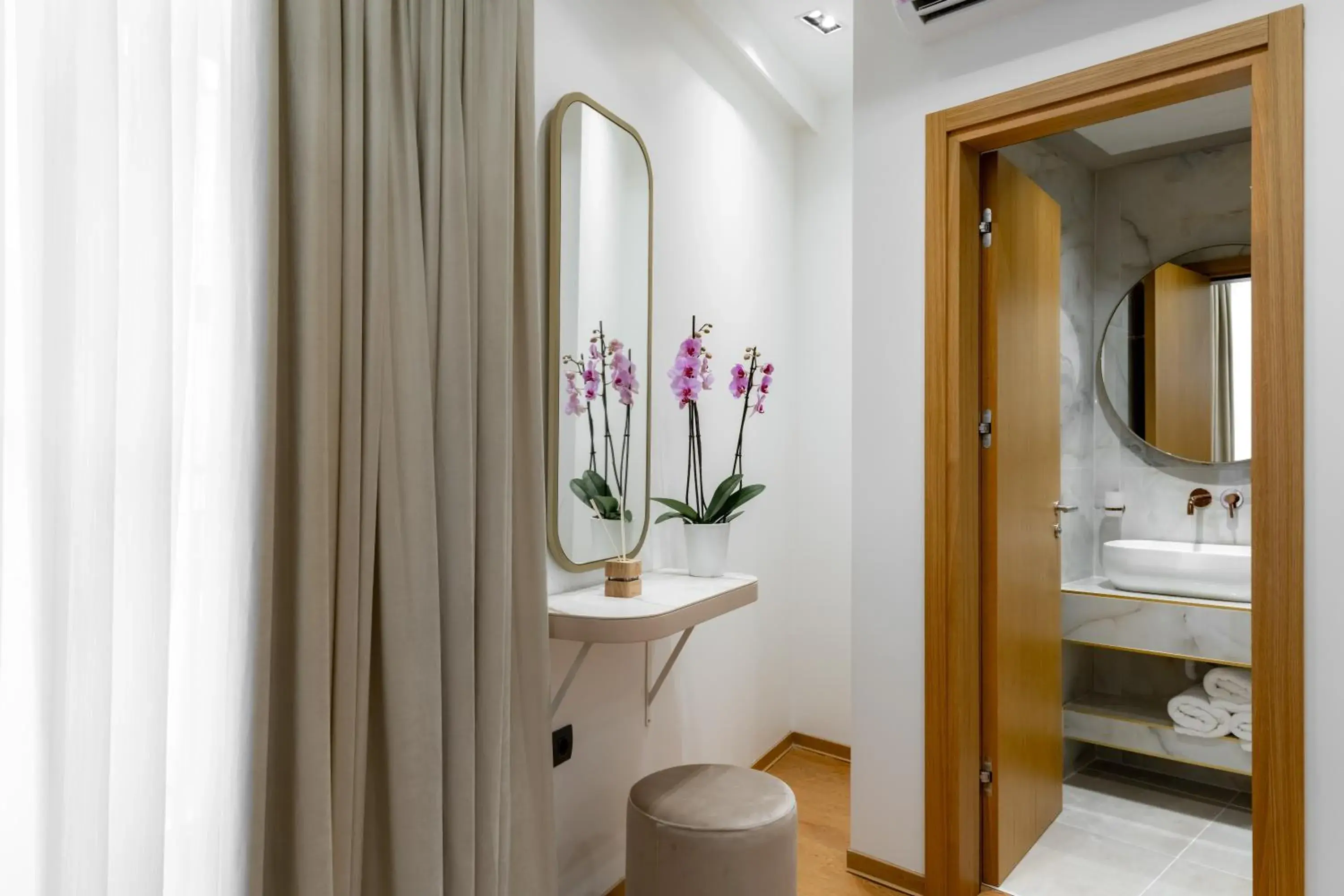 Junior Suite in Aeolian Spirit Suites Junior Suite in Aeolian Spirit Suites