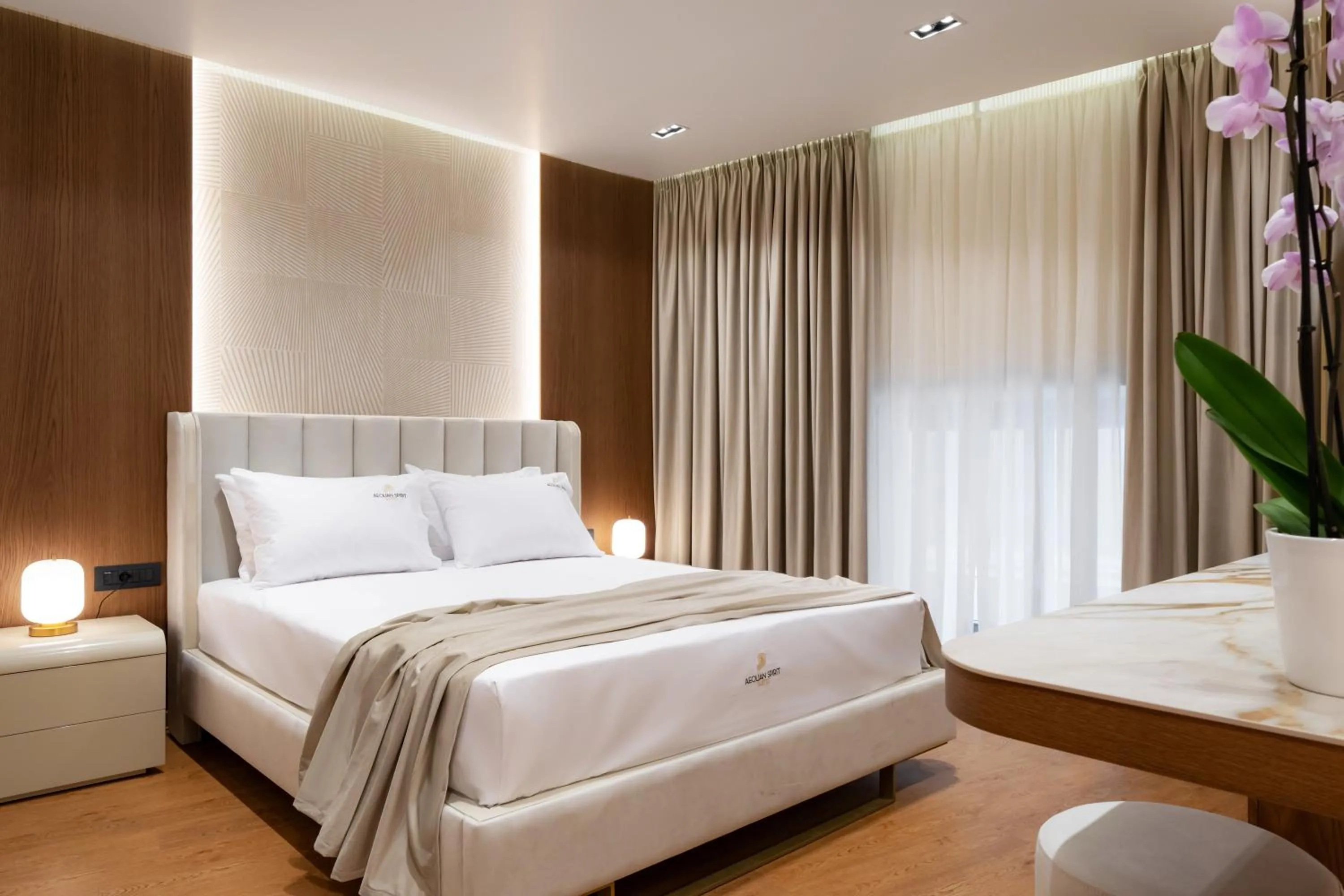 Bed in Aeolian Spirit Suites