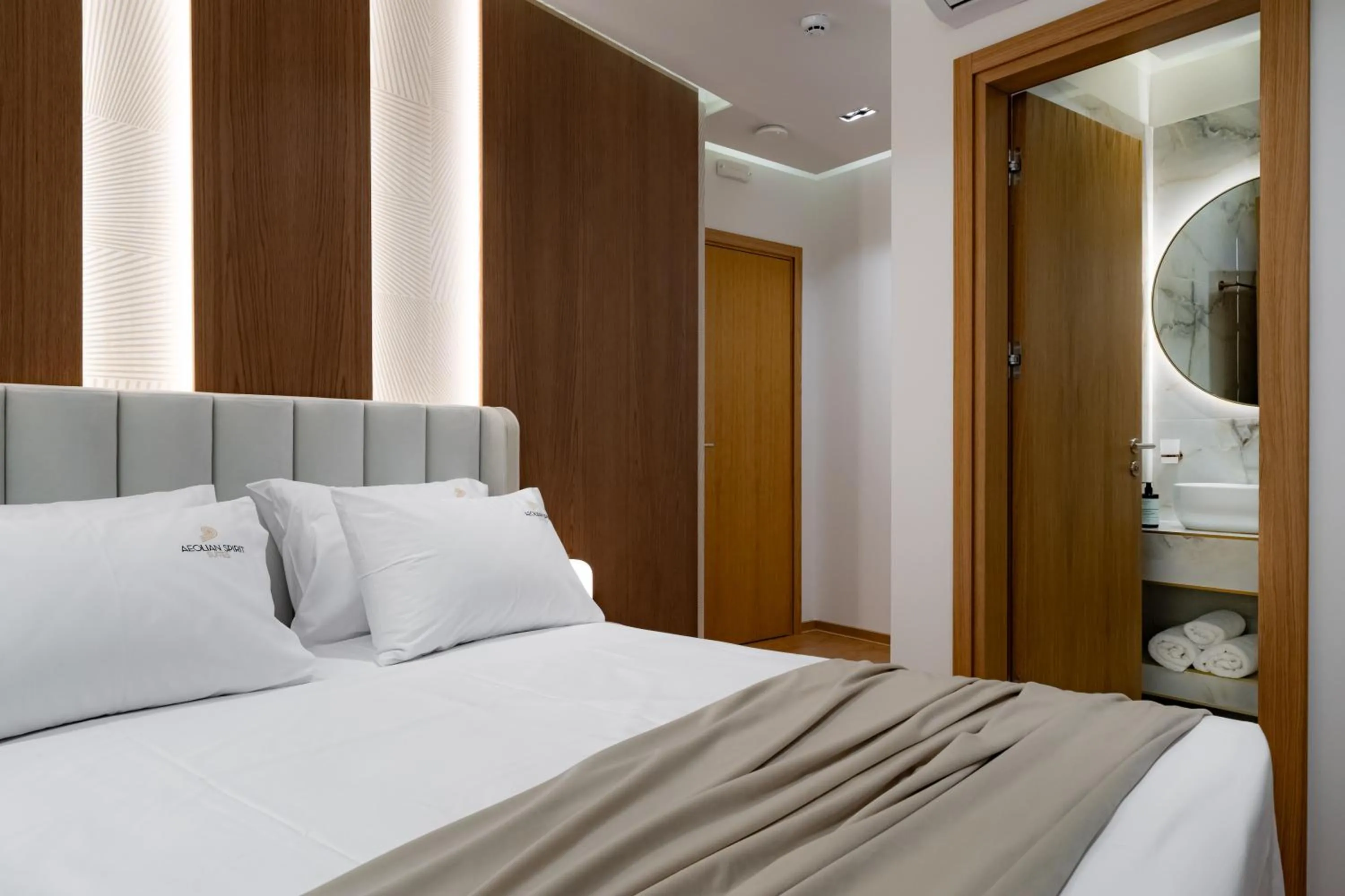 Bed in Aeolian Spirit Suites