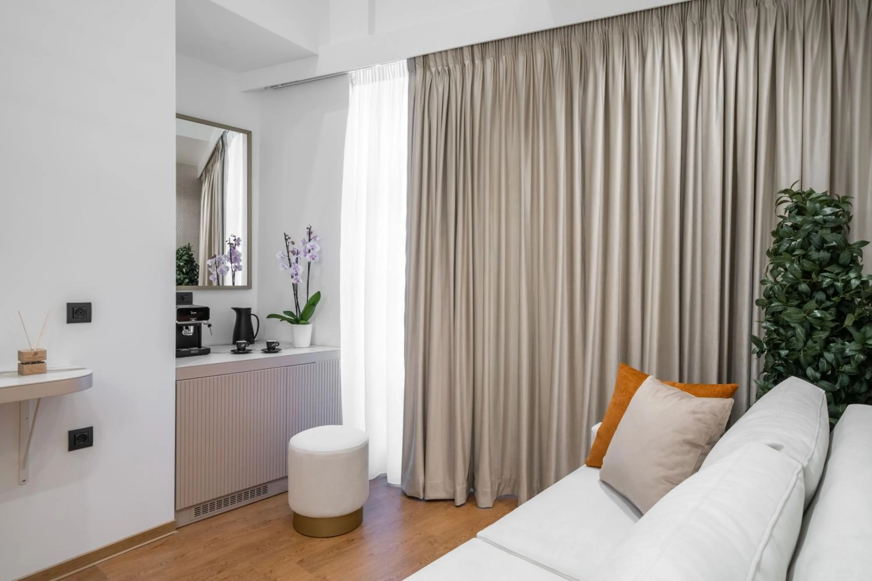 Living room in Aeolian Spirit Suites