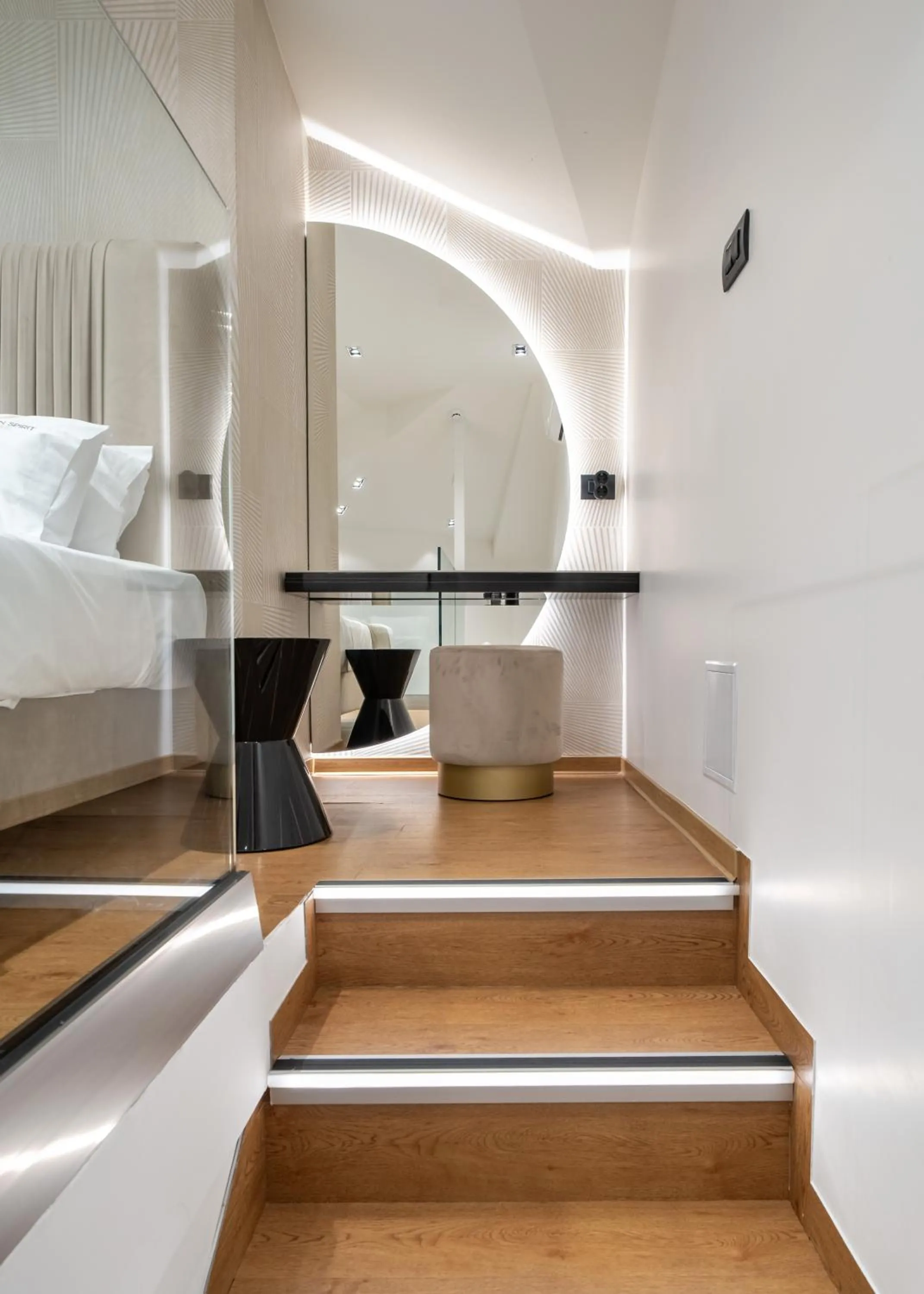 Bedroom, Bed in Aeolian Spirit Suites