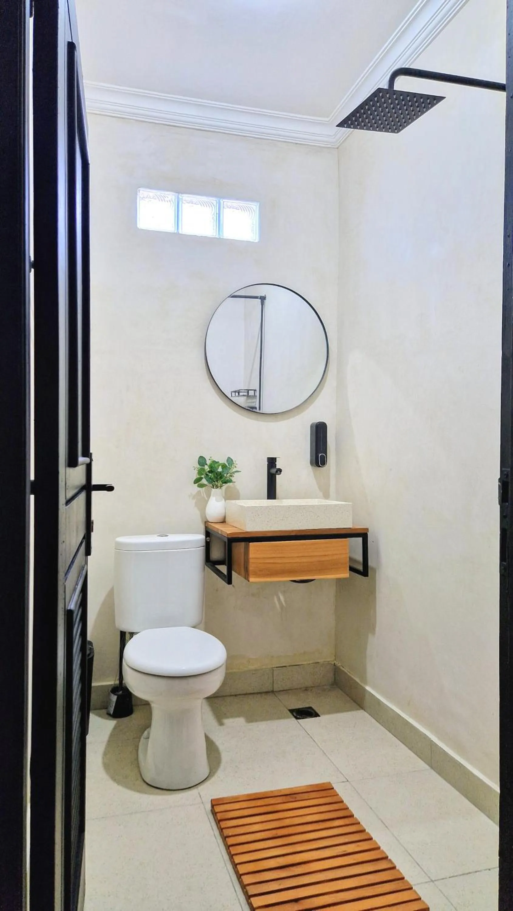 Bathroom in Nice Place To Stay - Rooftop Apartments