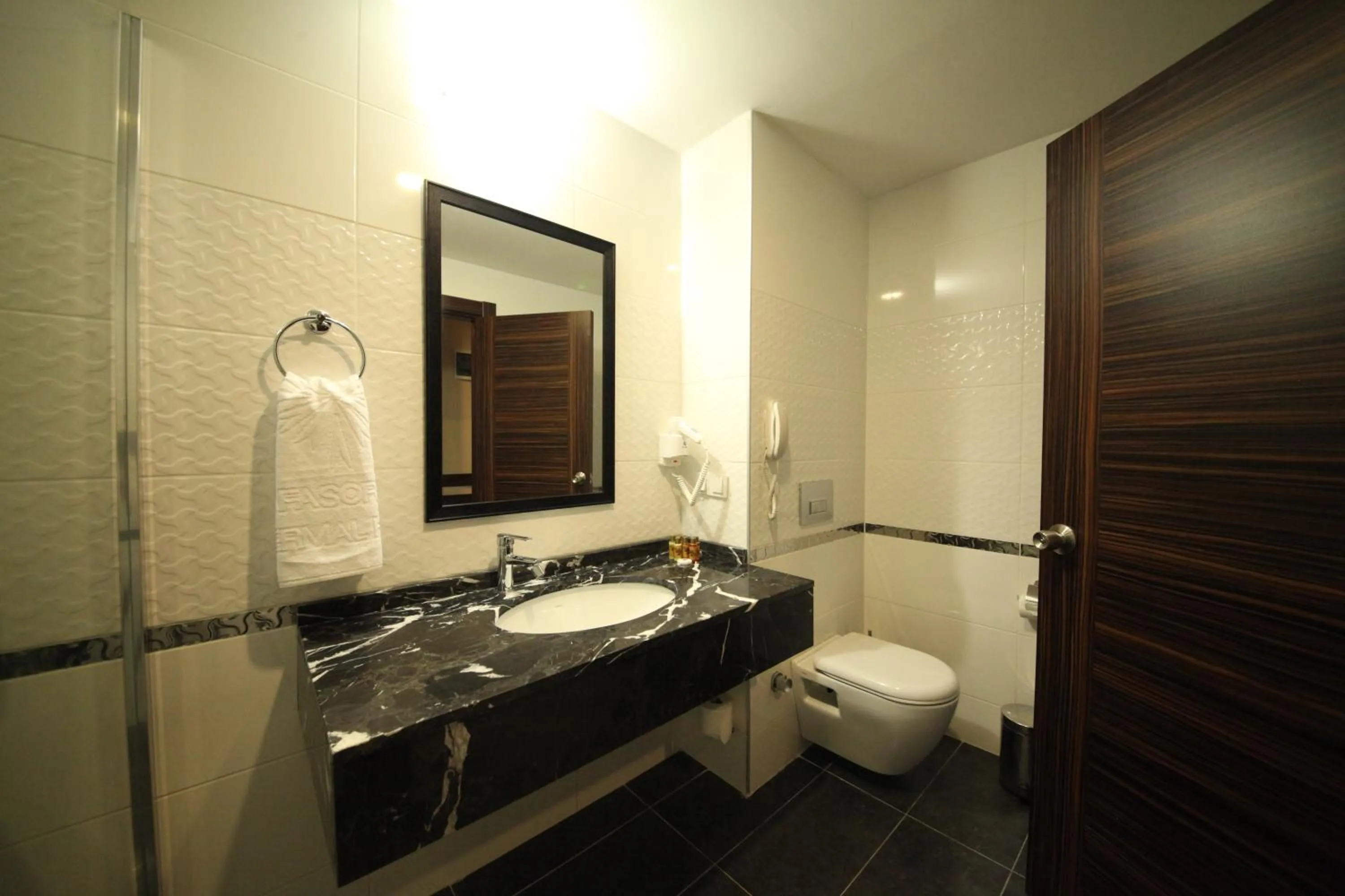Bathroom in Safa Sorgun Thermal Hotel