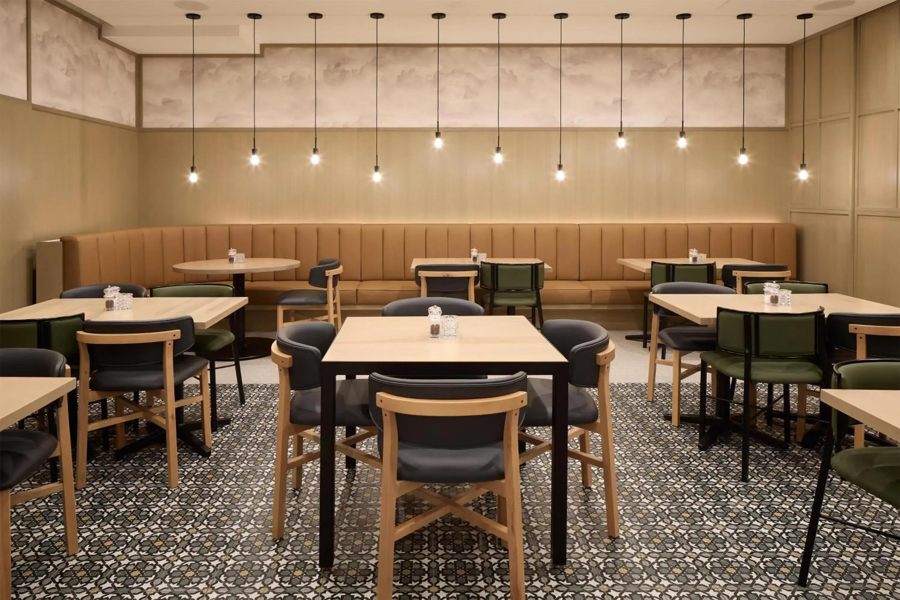 Restaurant/places to eat in Hyatt Place Montreal Airport Restaurant/places to eat in Hyatt Place Montreal Airport