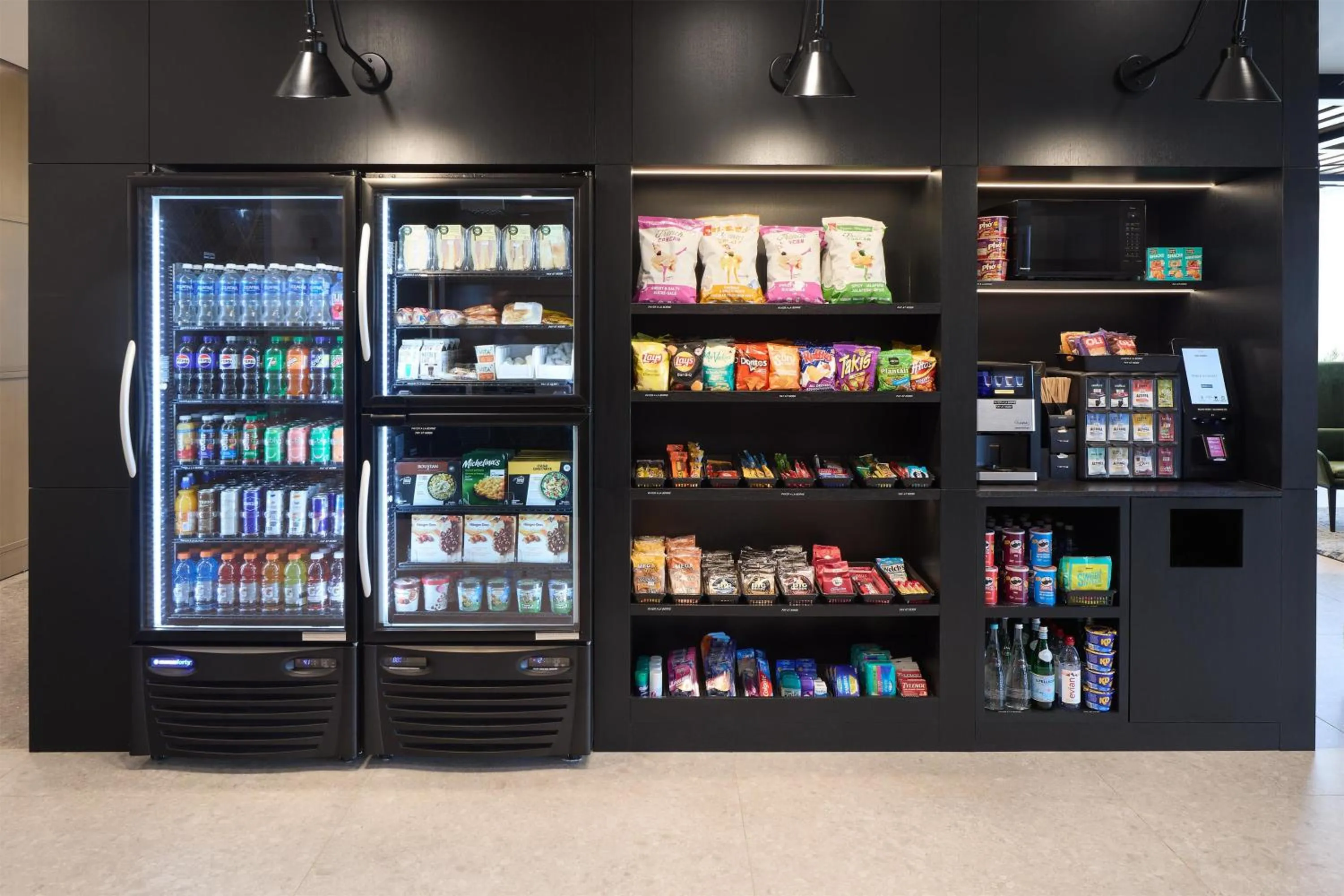 Lobby or reception in Hyatt Place Montreal Airport