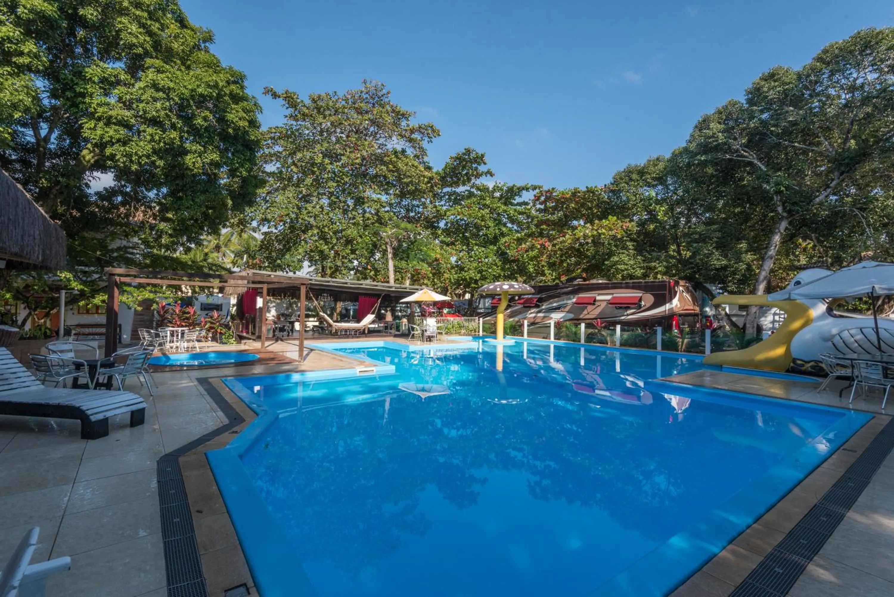 Swimming pool in Hotel Mundaí Praia Camping e Est para Mh