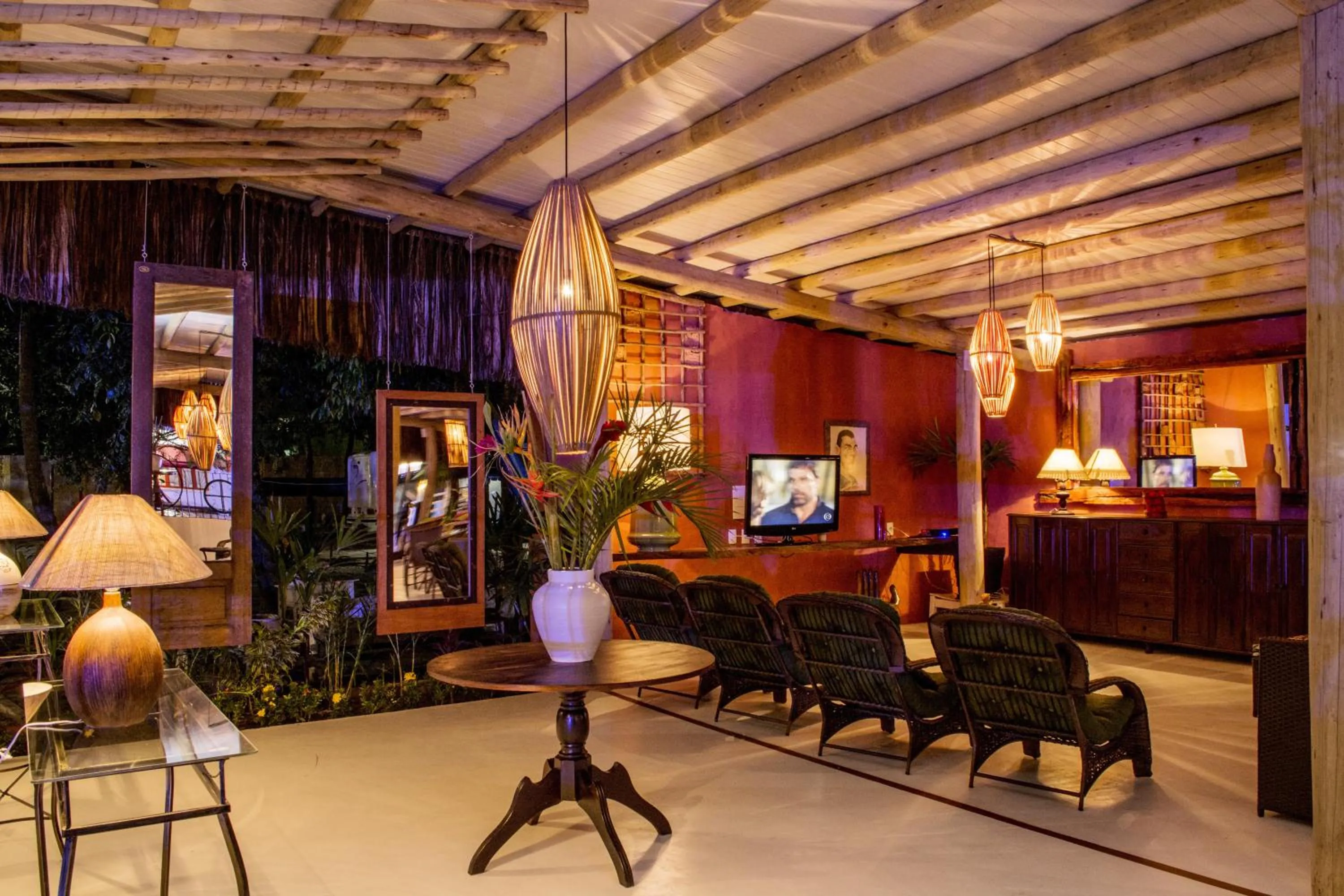 Communal lounge/ TV room in Hotel Mundaí Praia Camping e Est para Mh