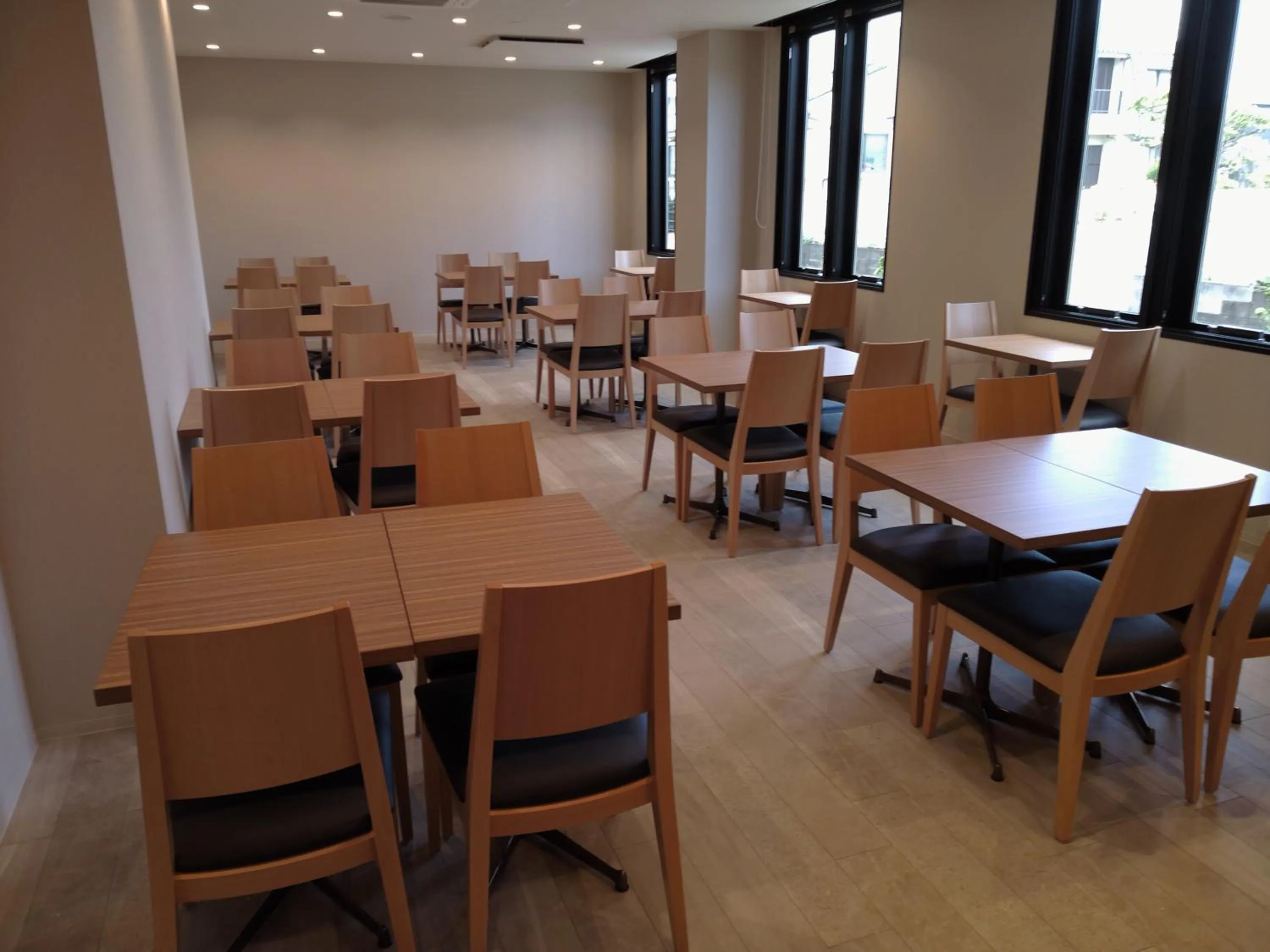 Restaurant/places to eat in Hotel Crown Hills GOI