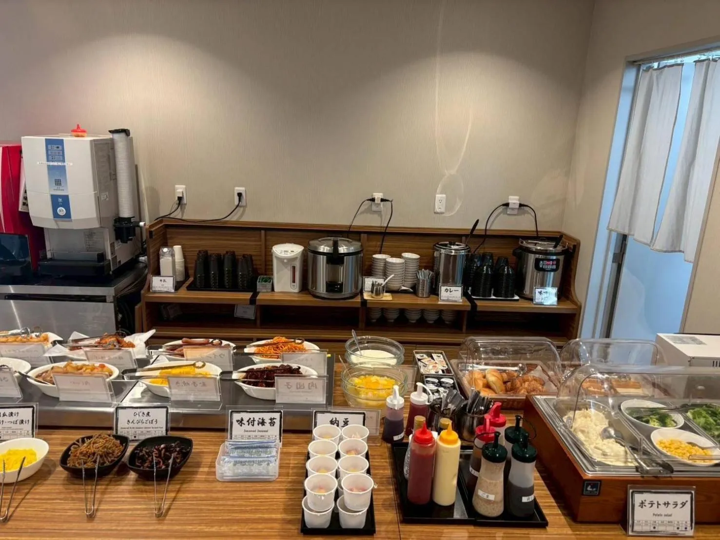 Buffet breakfast in Hotel Crown Hills GOI