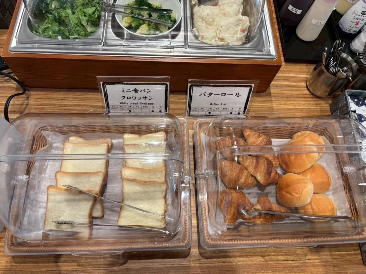 Buffet breakfast in Hotel Crown Hills GOI