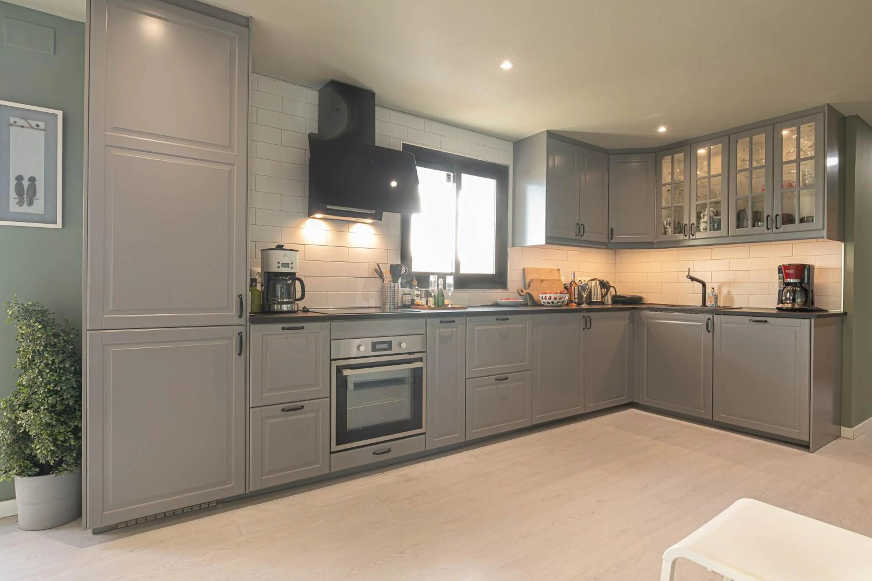 Kitchen or kitchenette in Luxury Cala Blanca Walking To Beach - Happy Rentals