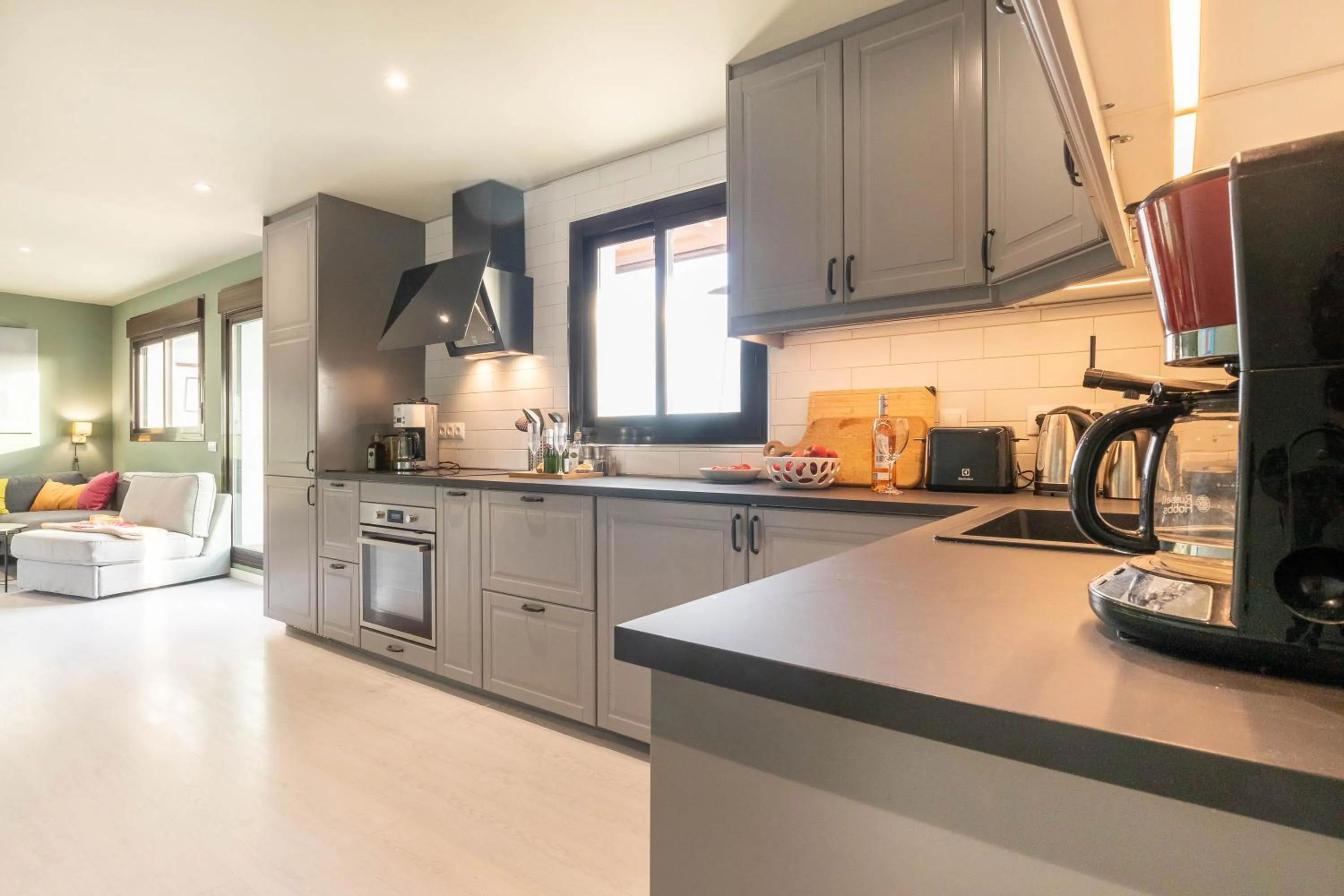 Kitchen or kitchenette in Luxury Cala Blanca Walking To Beach - Happy Rentals