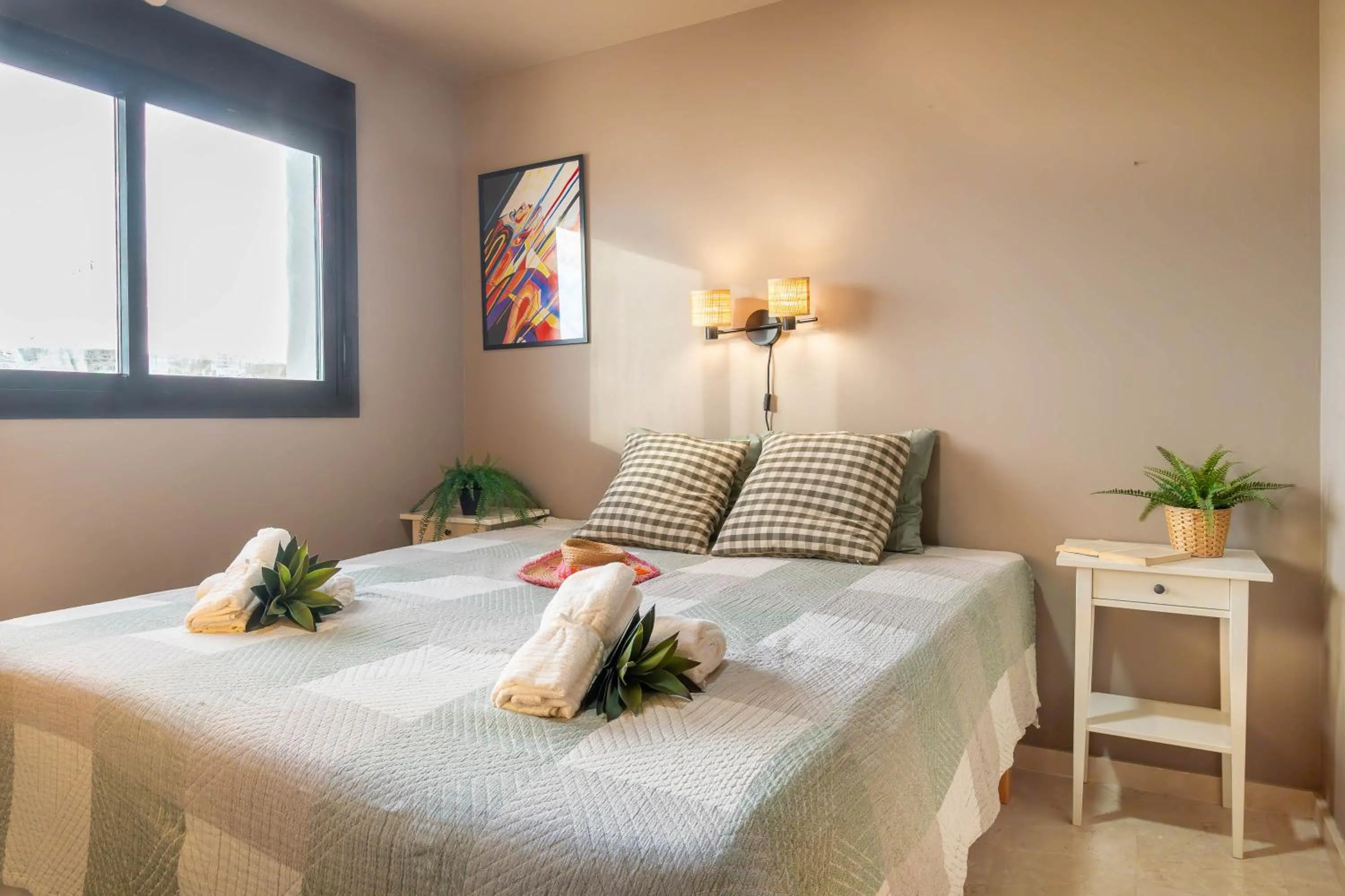 Bedroom, Bed in Luxury Cala Blanca Walking To Beach - Happy Rentals