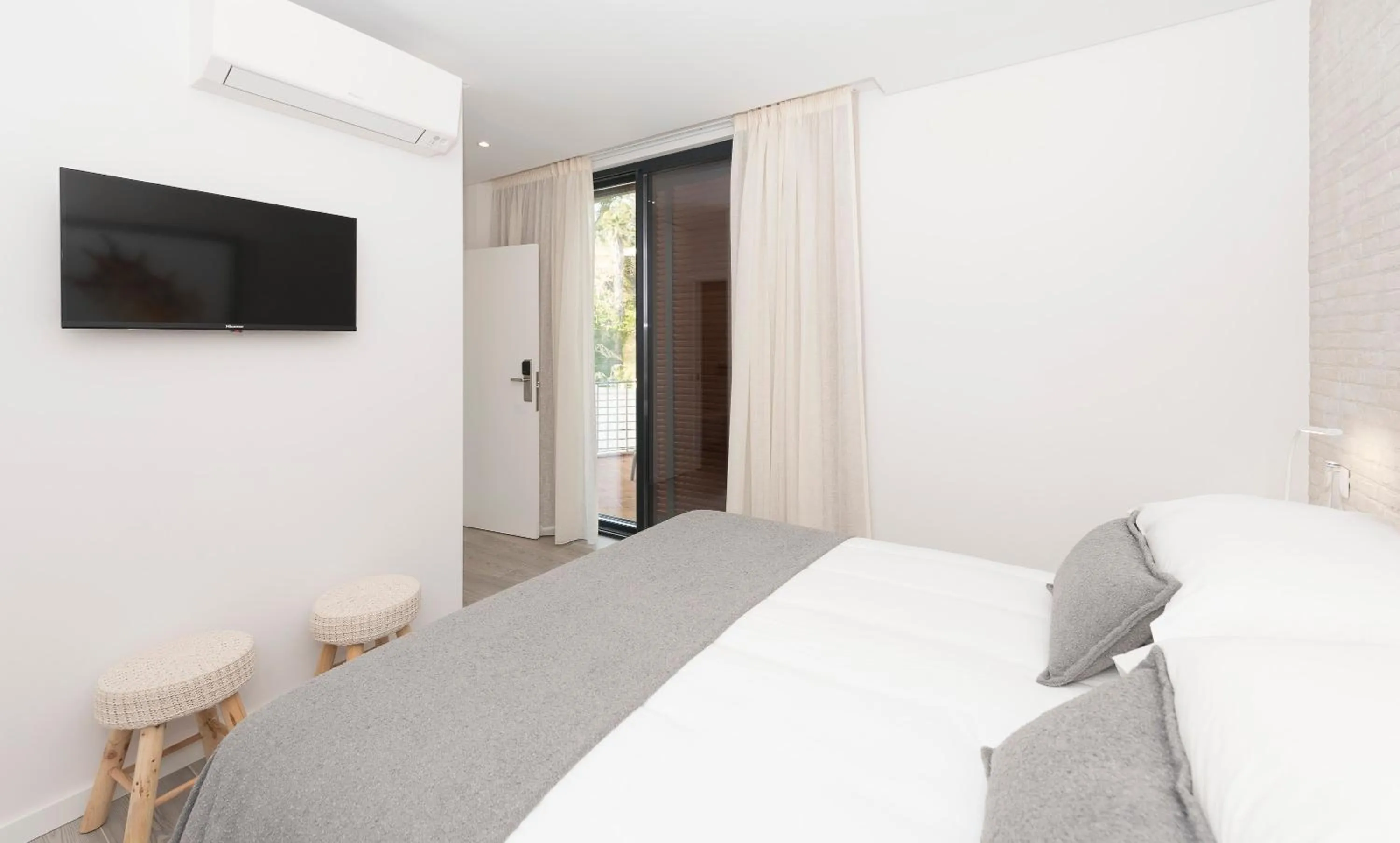 Bedroom, Bed in Estoril Village Guest House