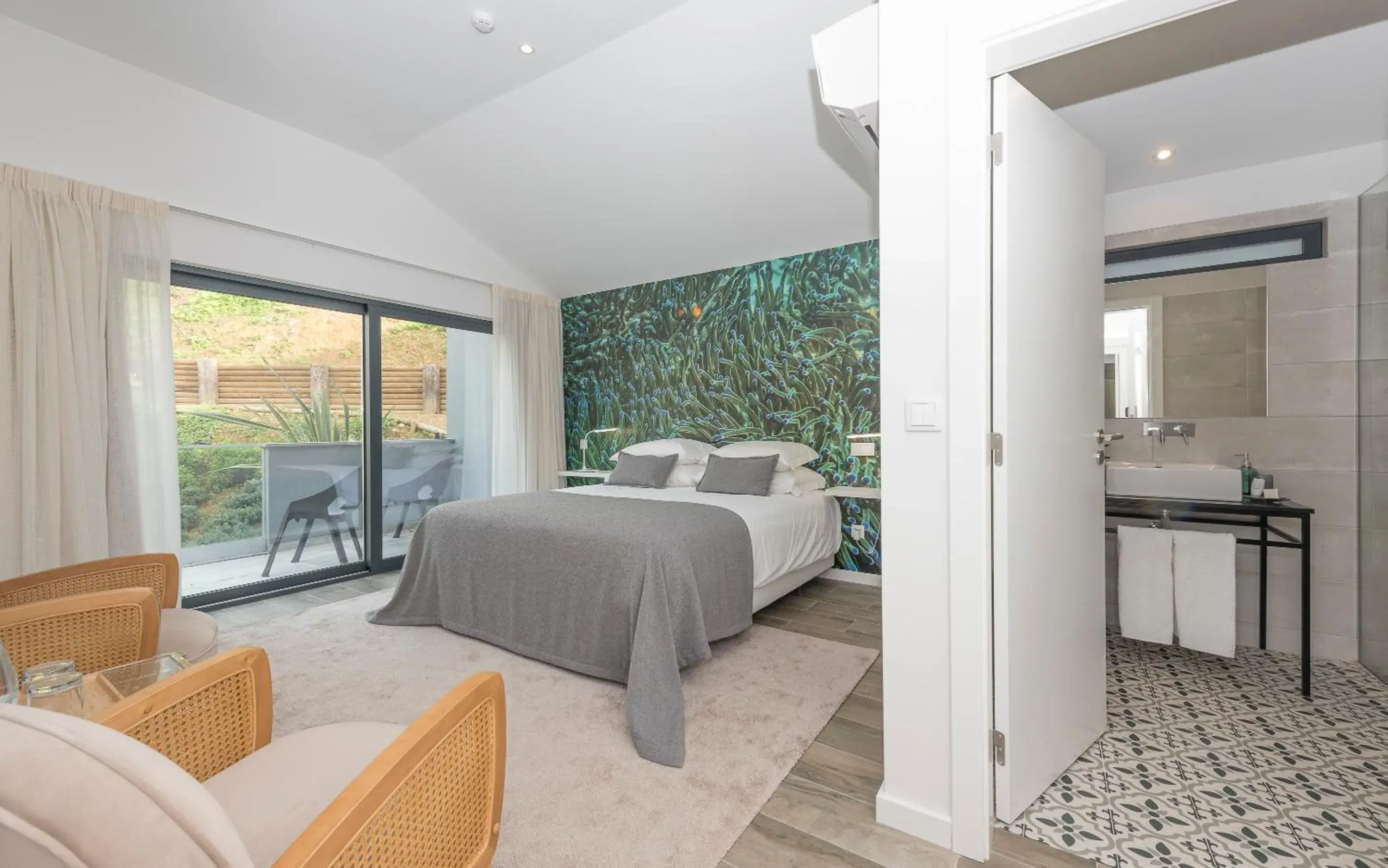 Deluxe Double Room with Extra Bed in Estoril Village Guest House Deluxe Double Room with Extra Bed in Estoril Village Guest House