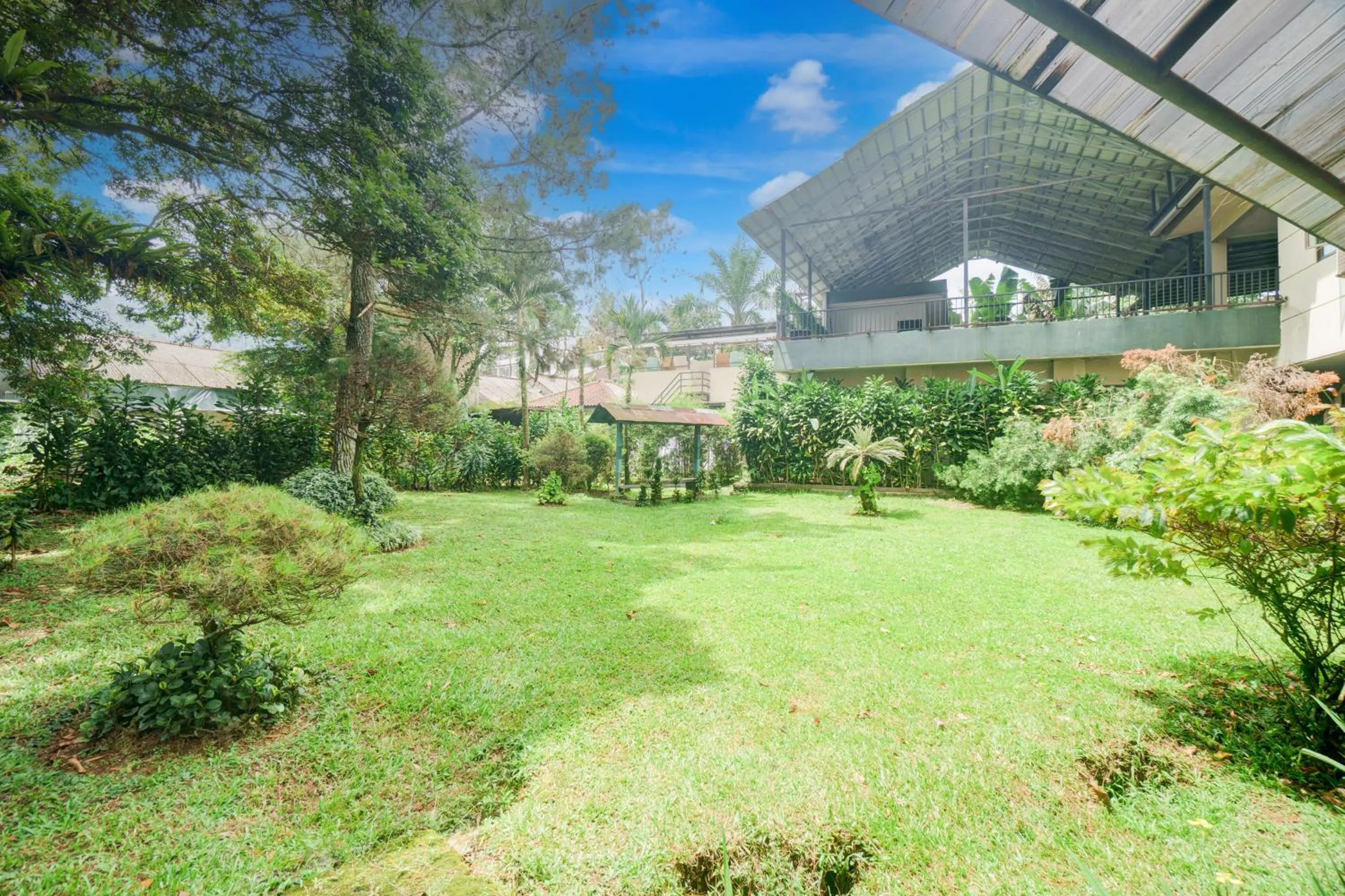 Garden view in Hotel O Bogor near Taman Safari formerly Hotel Rudian 1