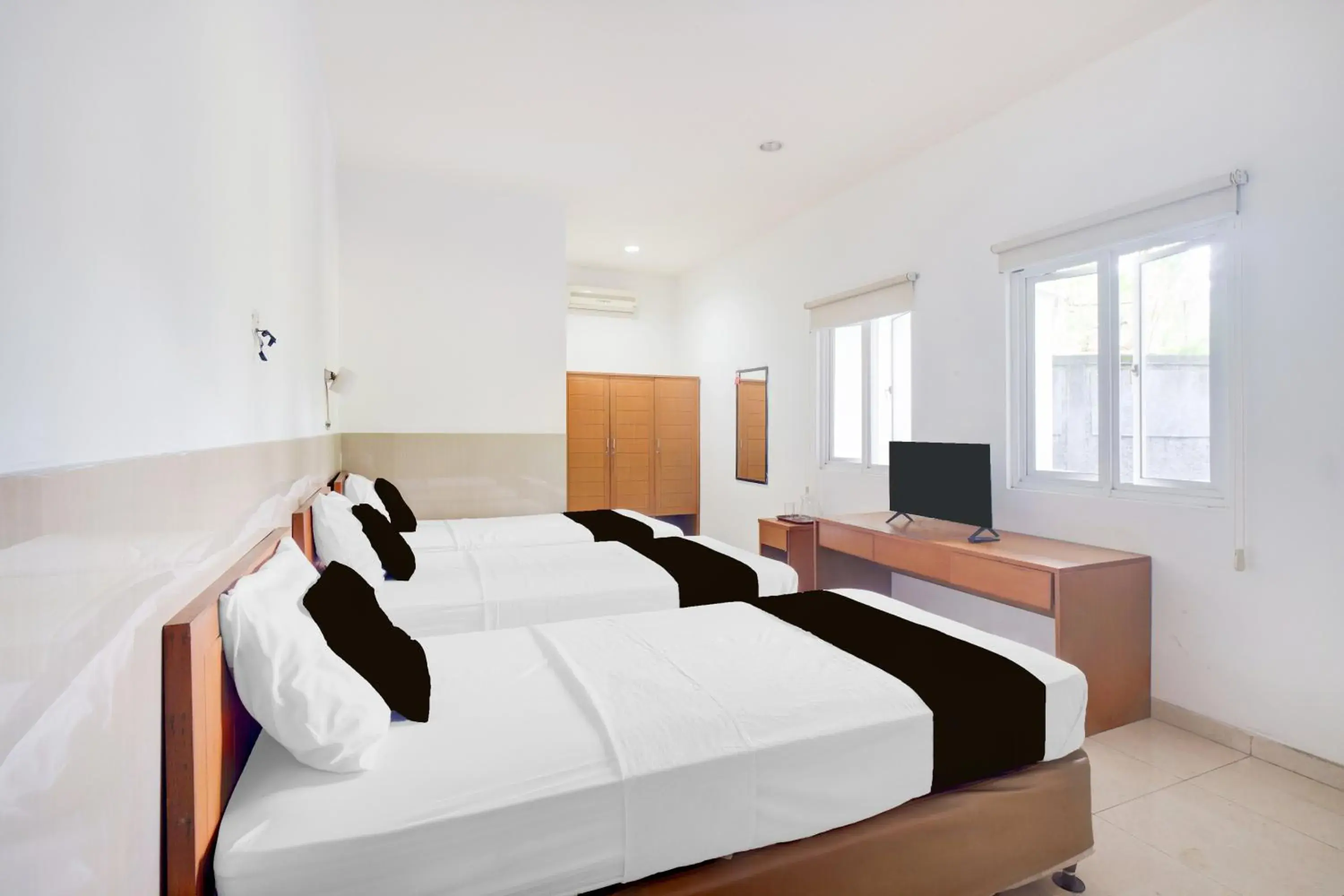 Family Suite in Hotel O Bogor near Taman Safari formerly Hotel Rudian 2 Family Suite in Hotel O Bogor near Taman Safari formerly Hotel Rudian 2