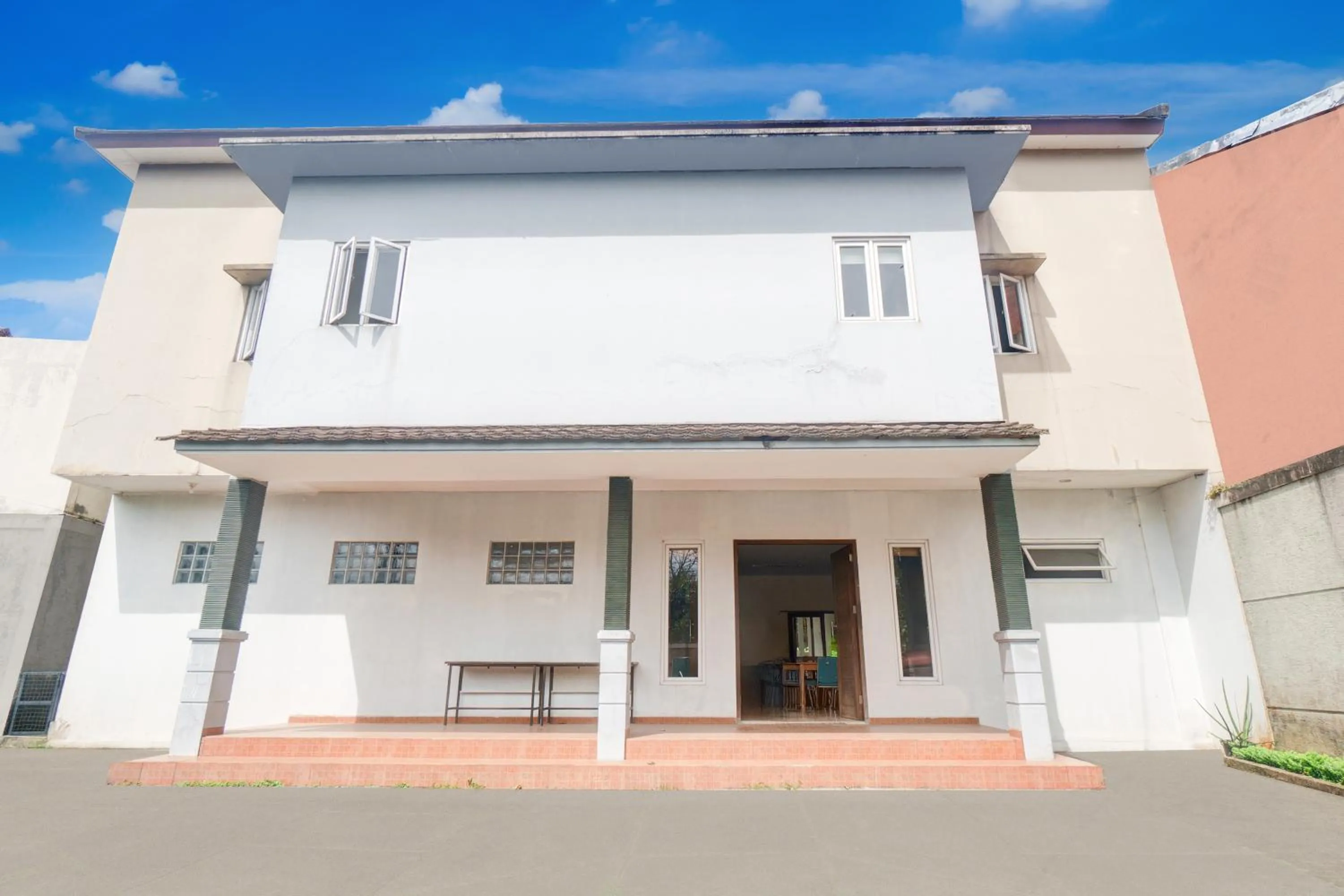 Hotel O Bogor near Taman Safari formerly Hotel Rudian 2