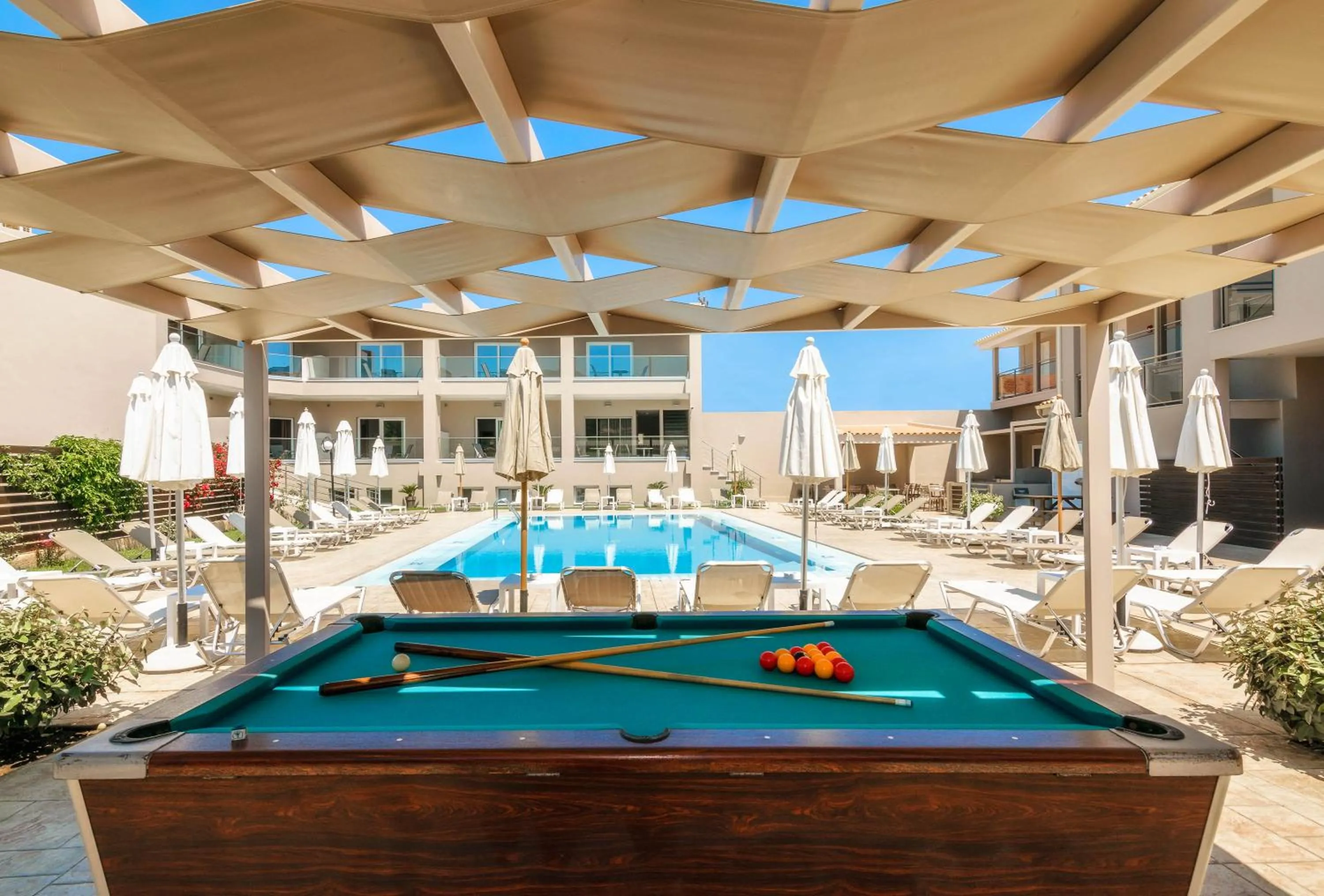 Billiard in Vice Hotel