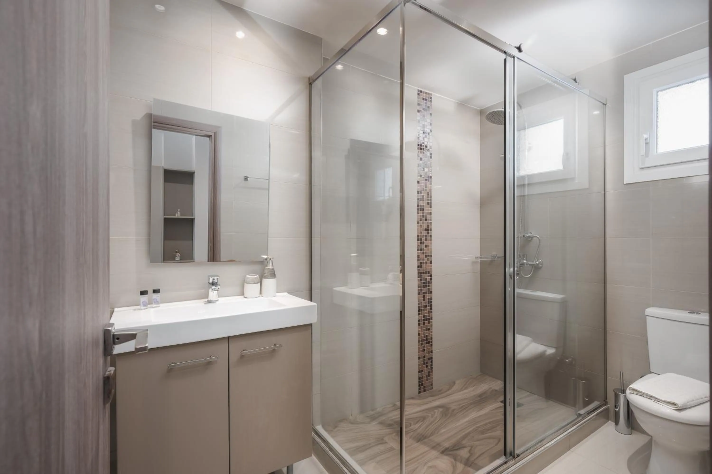 Shower in Vice Hotel