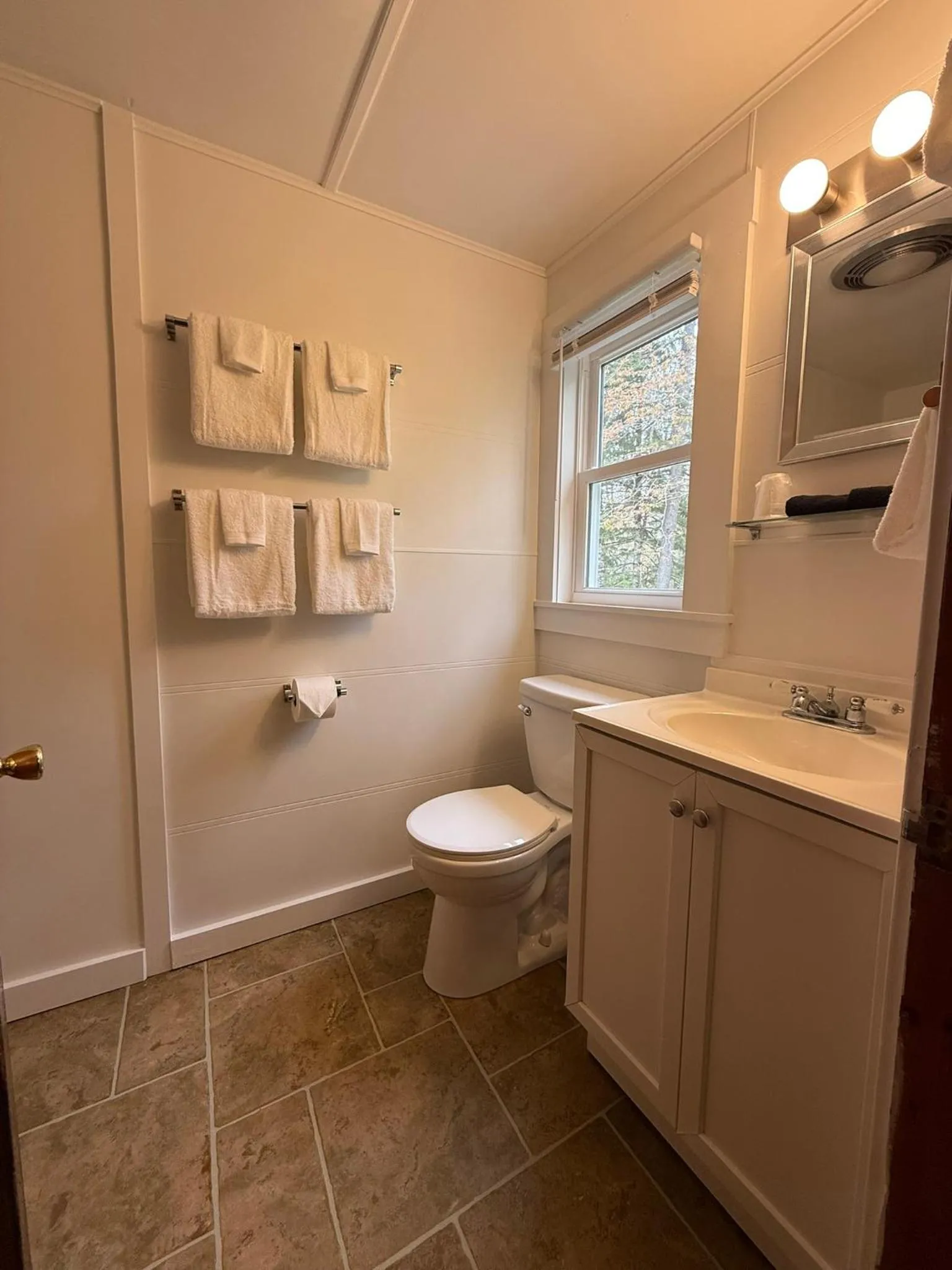 Bathroom in Yardarm Motel