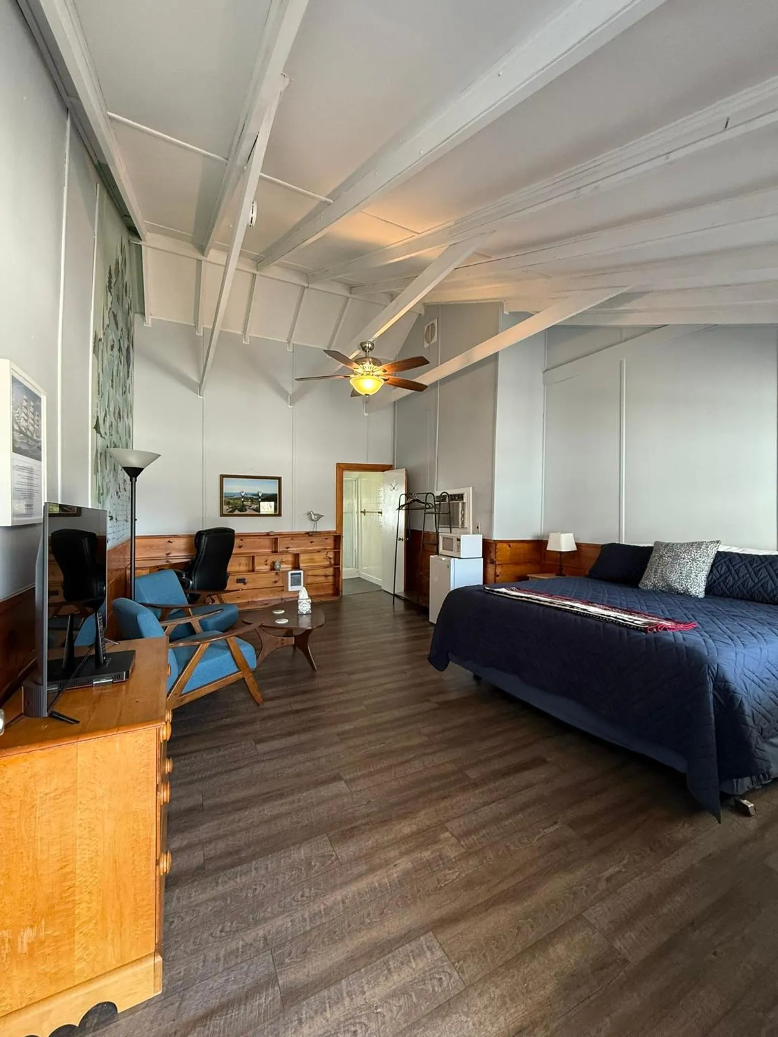 Bedroom, Bed in Yardarm Motel