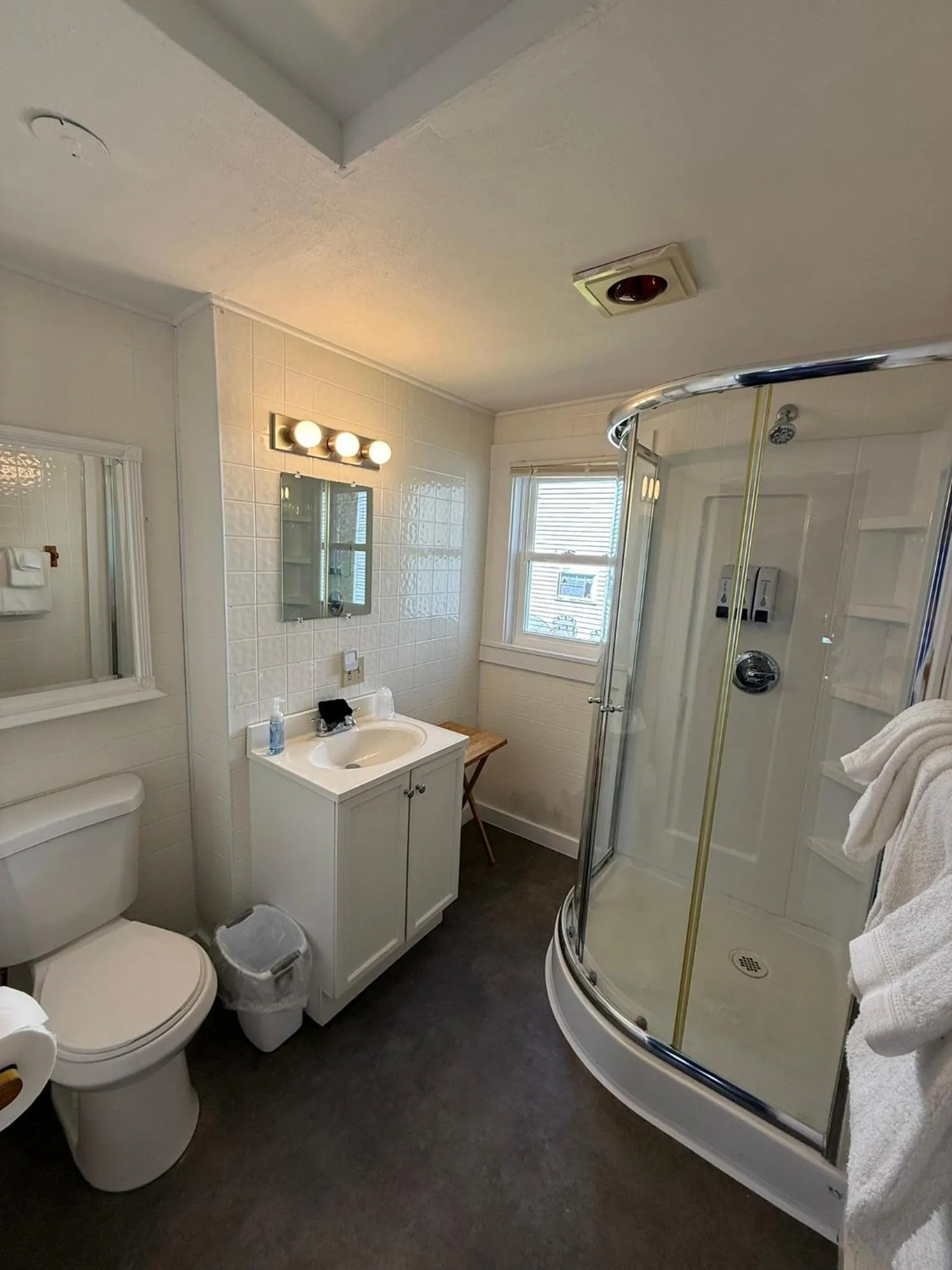 Bathroom in Yardarm Motel
