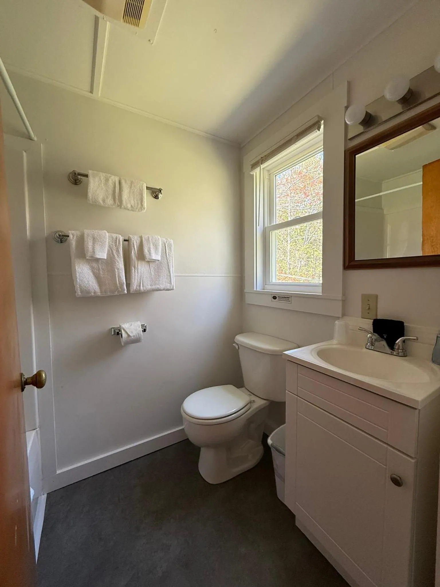 Bathroom in Yardarm Motel