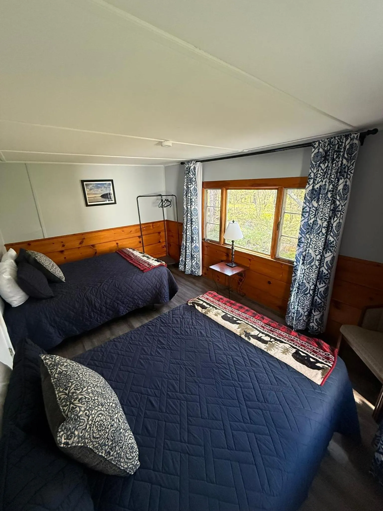 Bedroom, Bed in Yardarm Motel