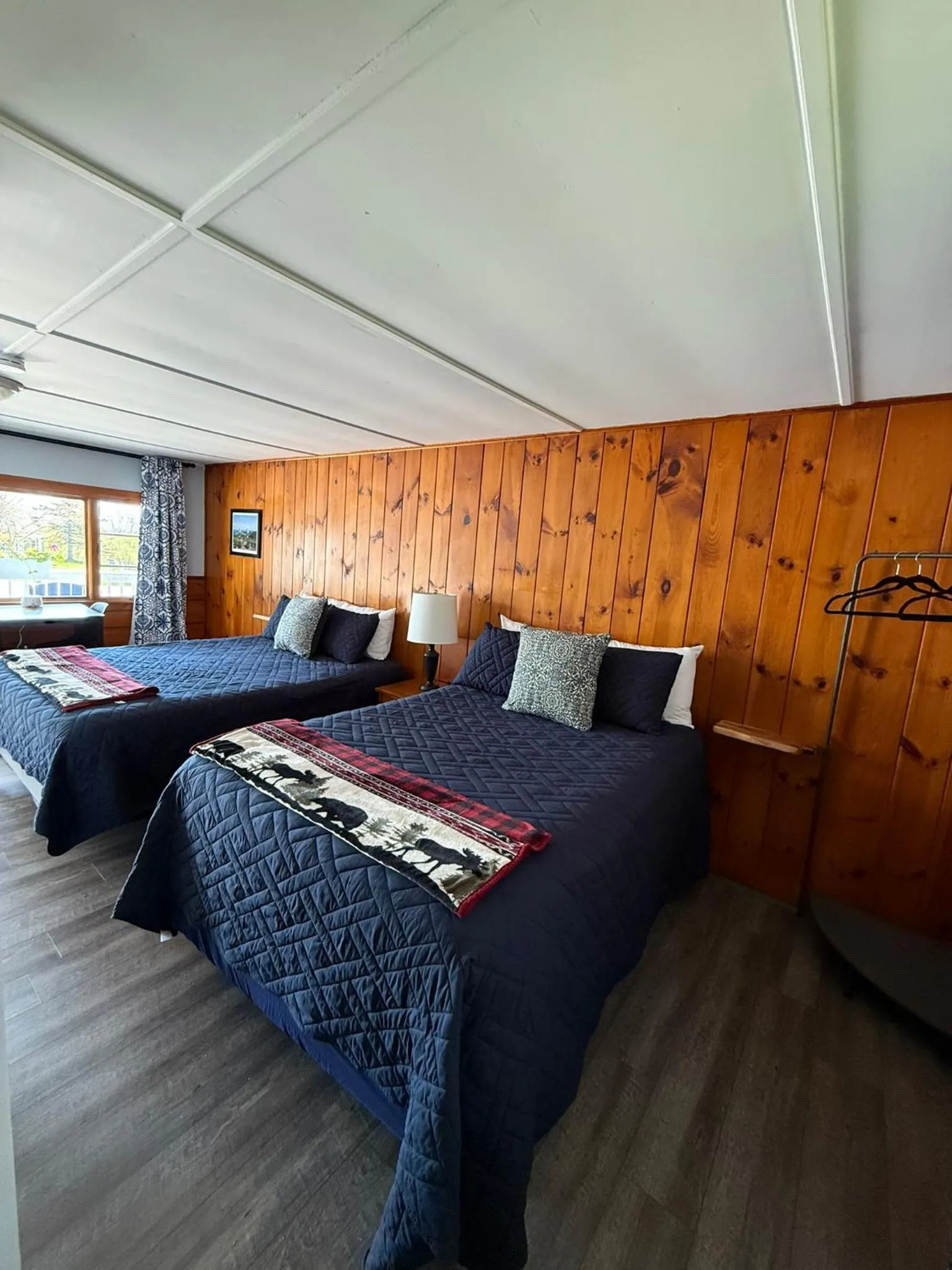 Bedroom, Bed in Yardarm Motel