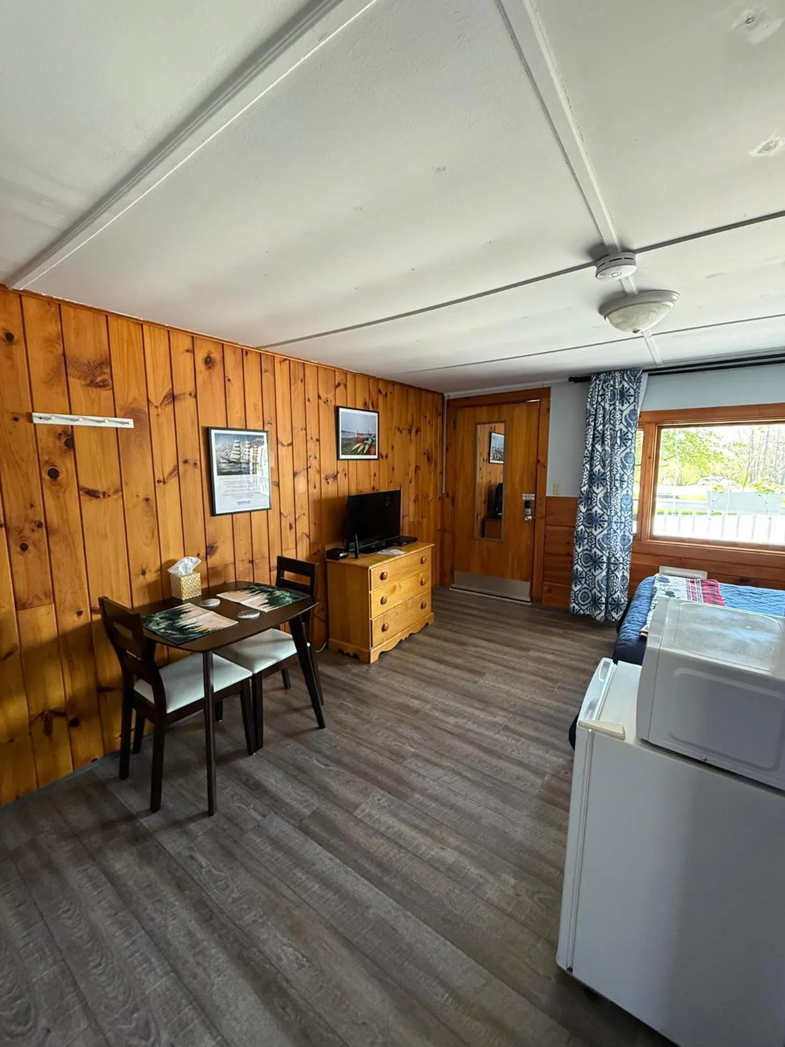 Bedroom, Bed in Yardarm Motel