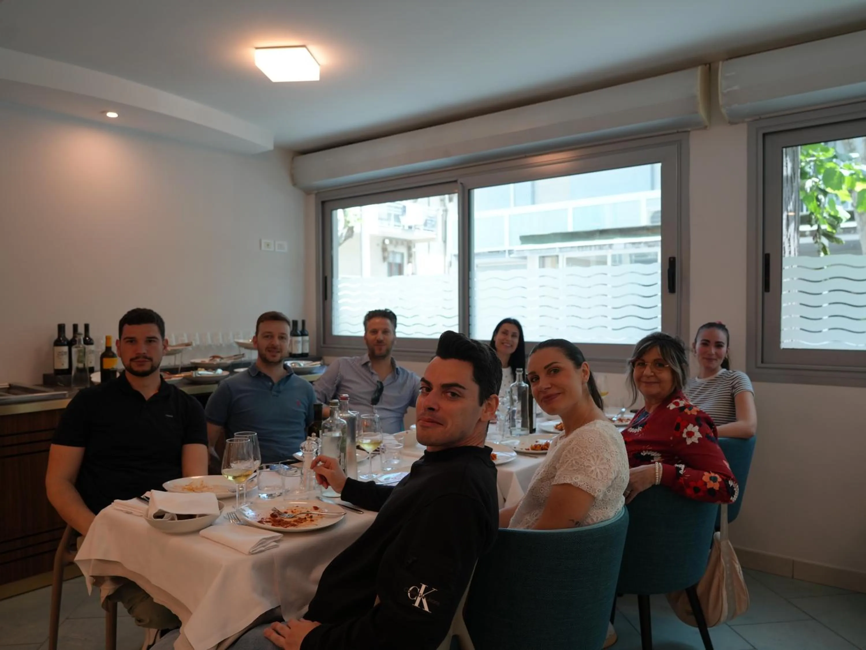 Restaurant/places to eat in Hotel Regal