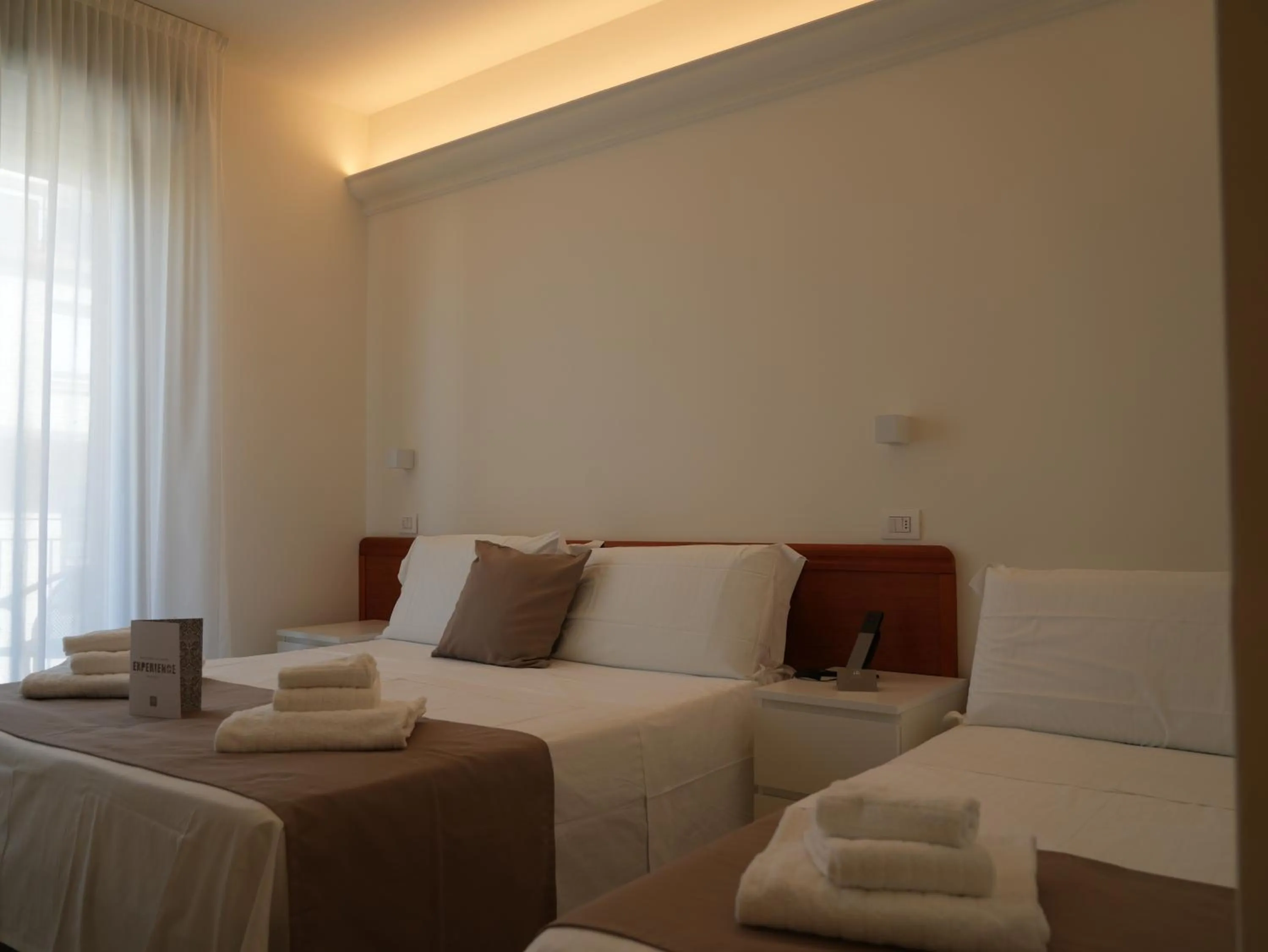 Bedroom, Bed in Hotel Regal