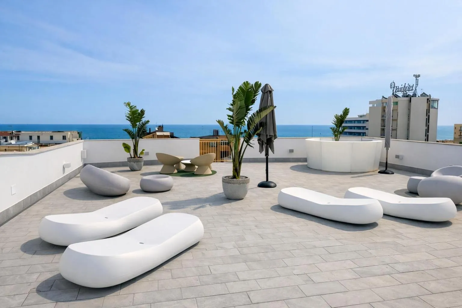 Patio in Hotel Regal