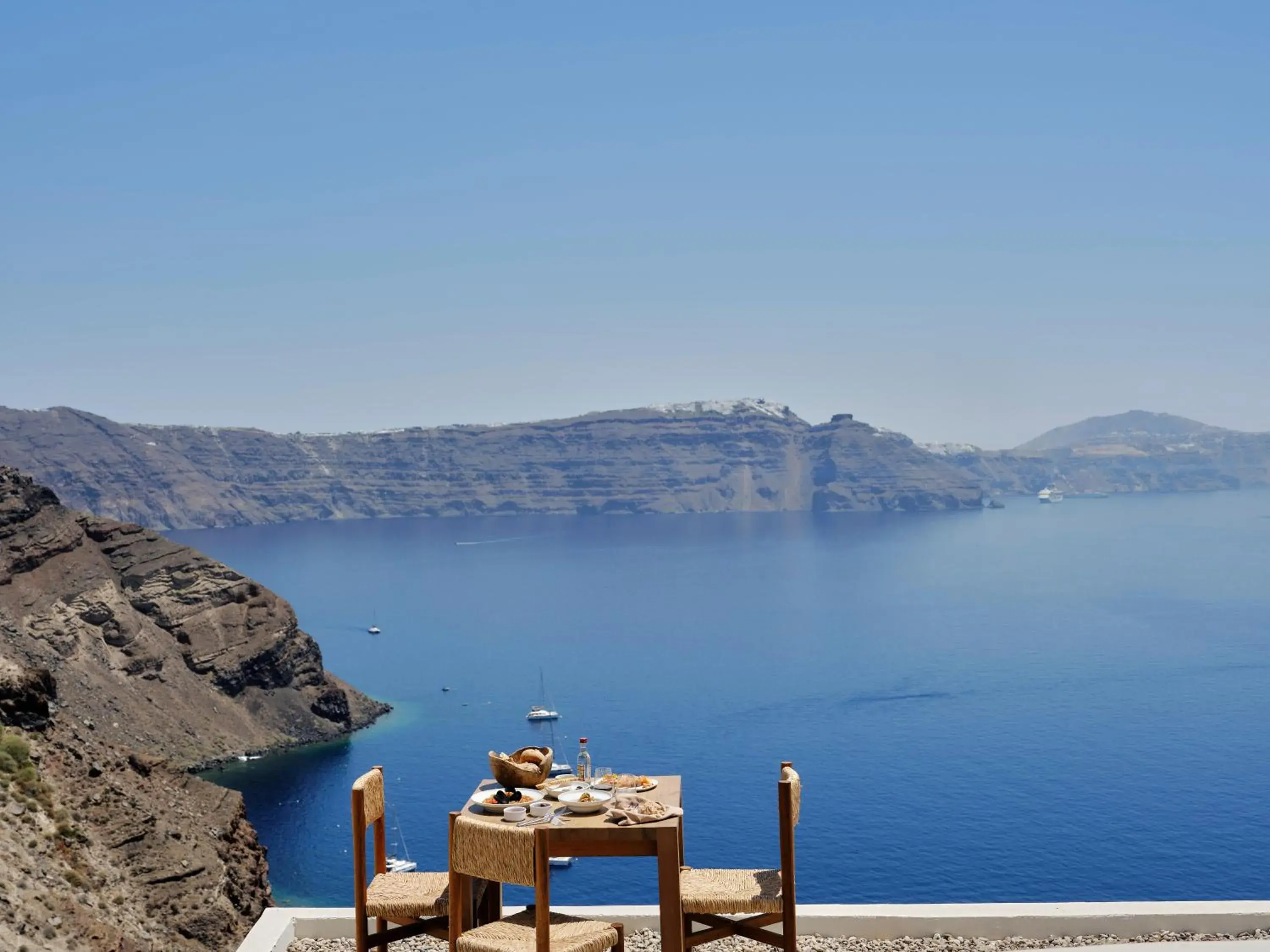 Restaurant/places to eat in Andronis Luxury Suites Restaurant/places to eat in Andronis Luxury Suites