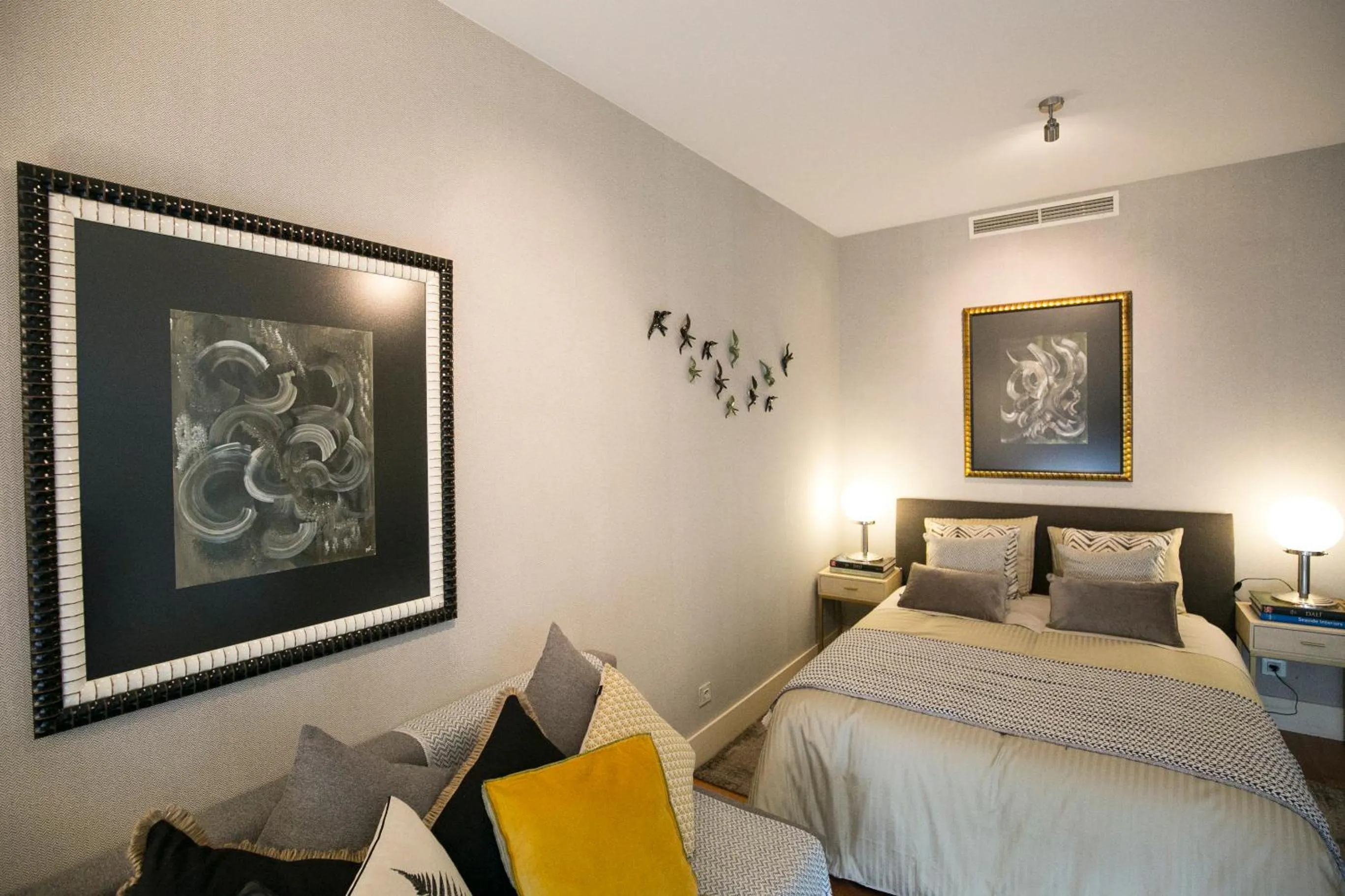 Bed in Lisbon Downtown Apartment Free Parking