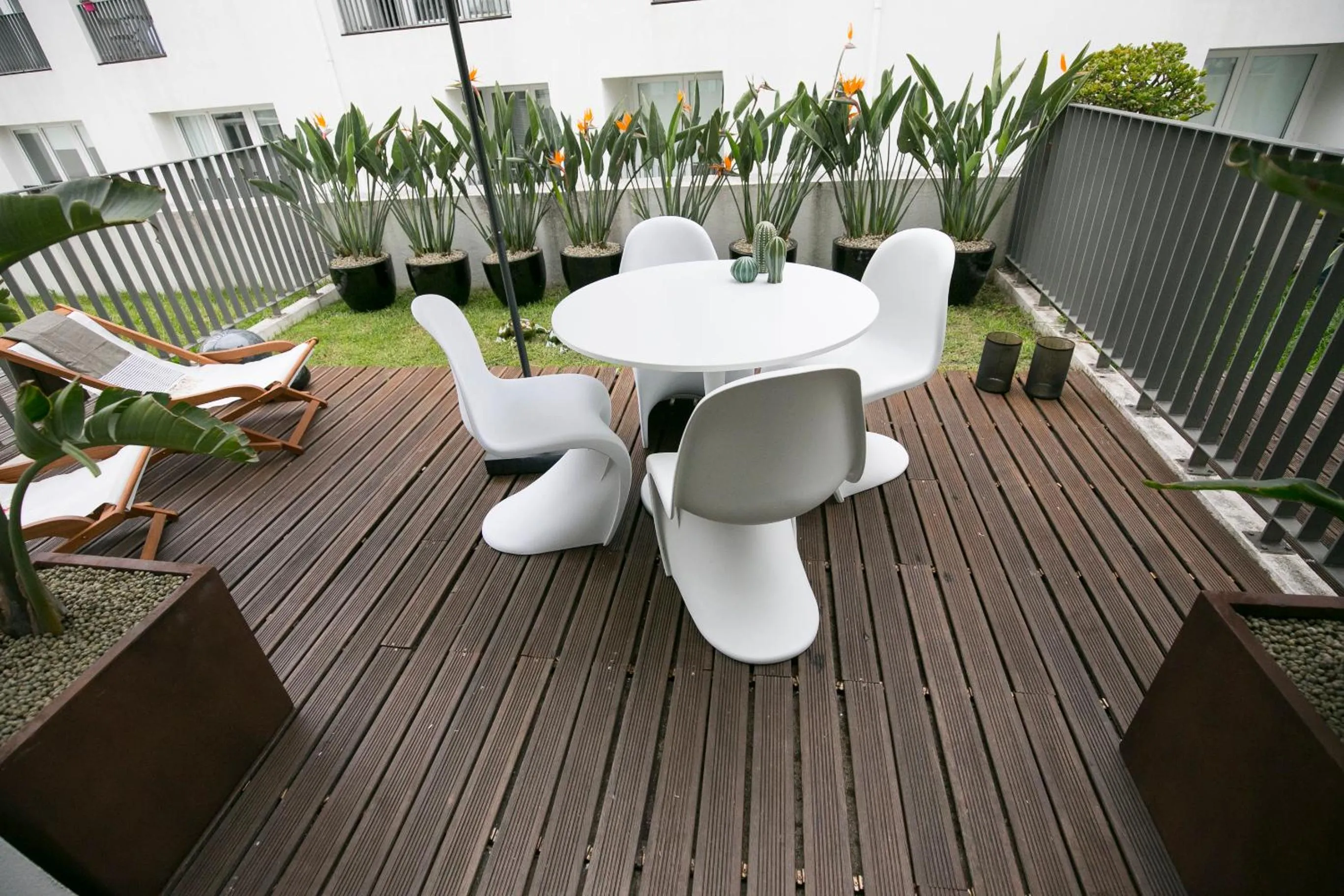 Garden in Lisbon Downtown Apartment Free Parking