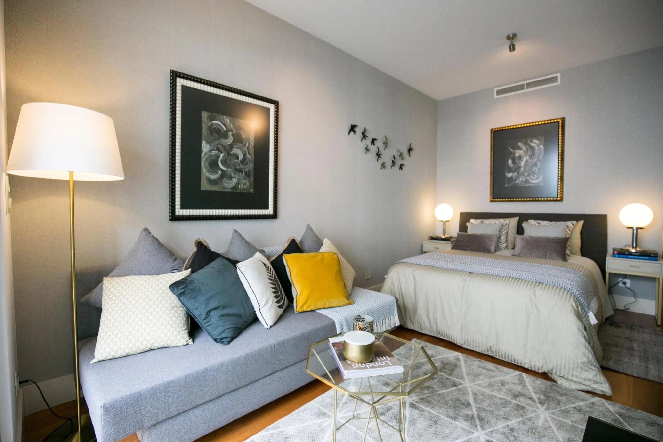 Living room, Bed in Lisbon Downtown Apartment Free Parking