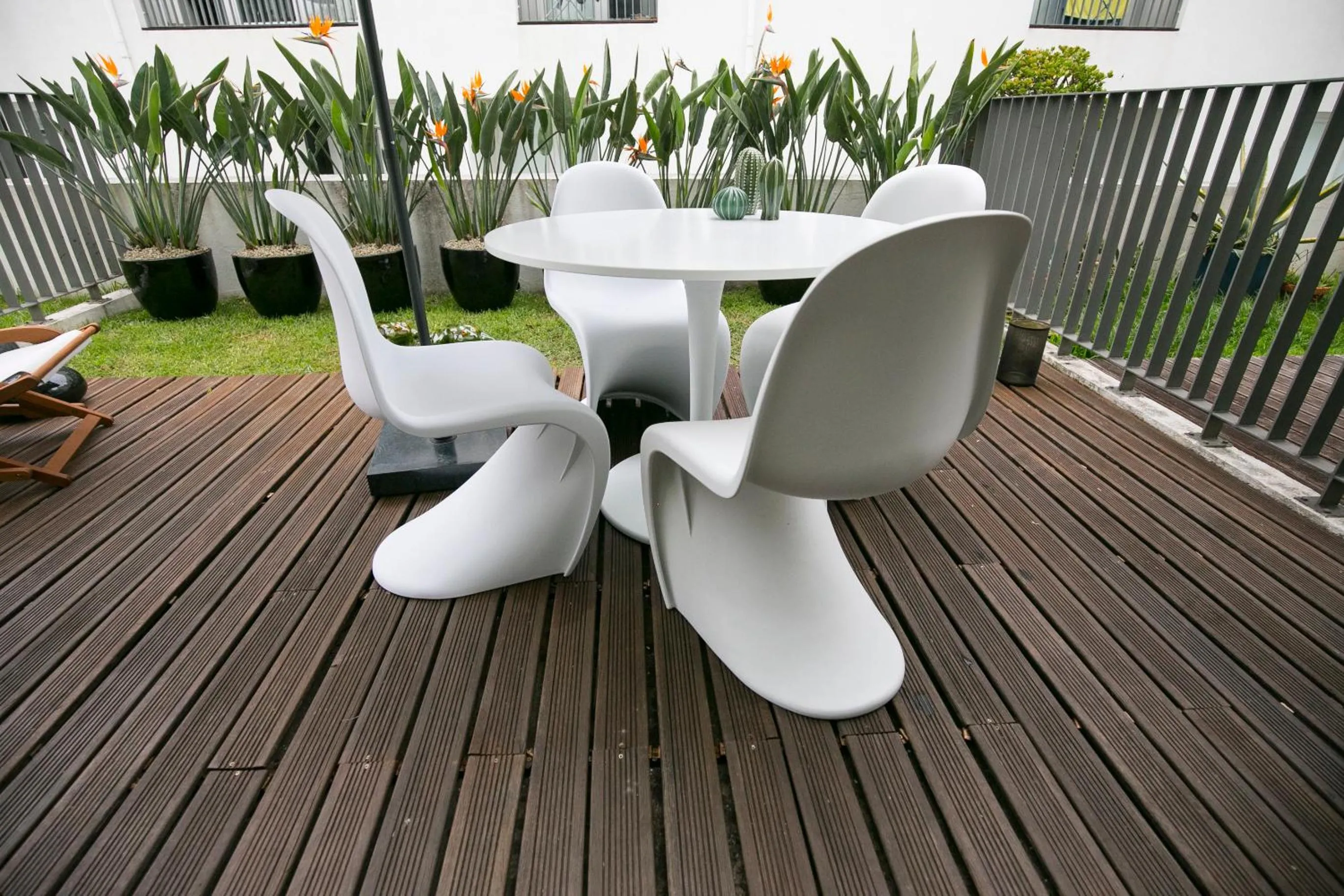 Garden in Lisbon Downtown Apartment Free Parking