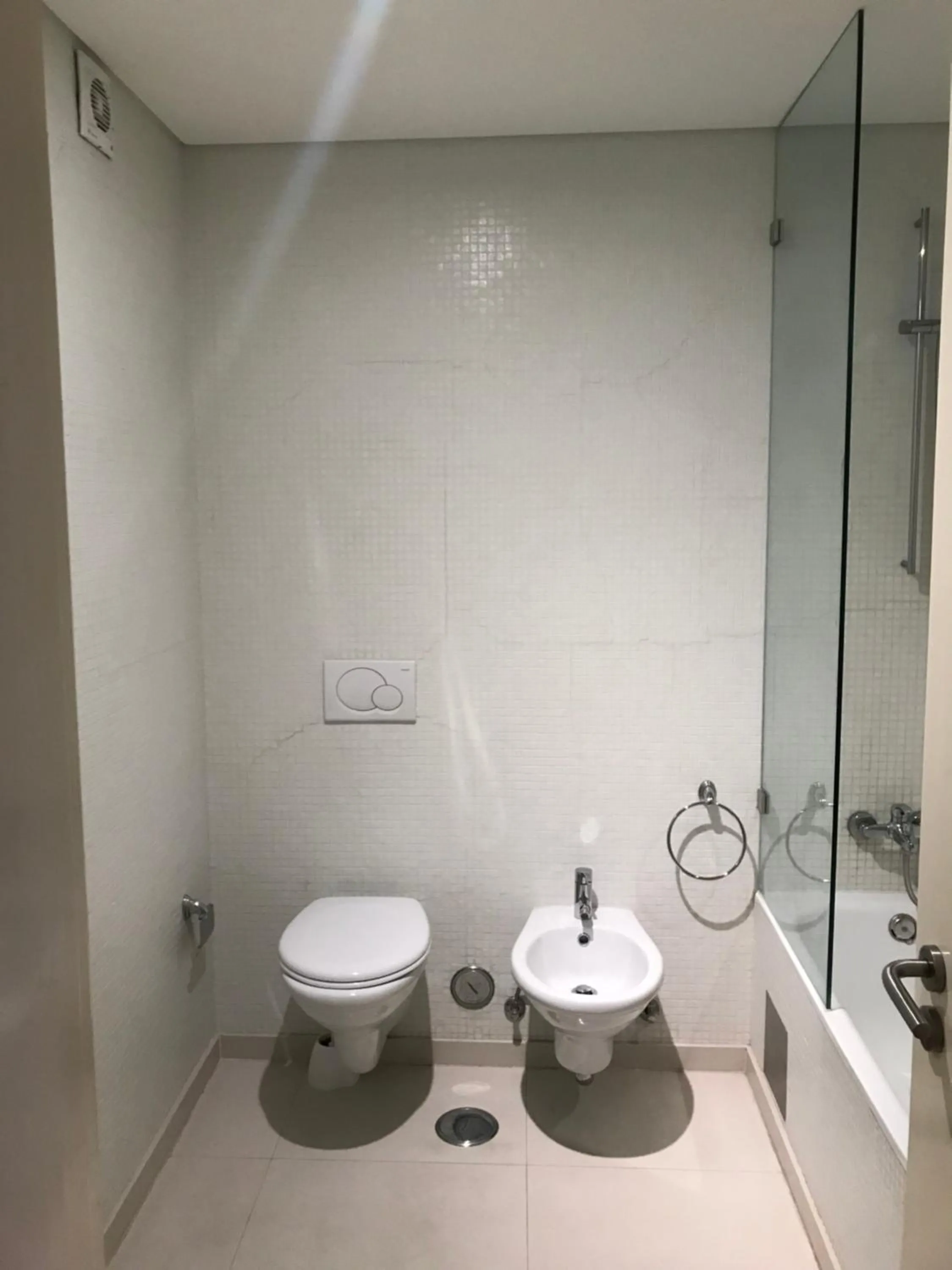 Bathroom in Lisbon Downtown Apartment Free Parking