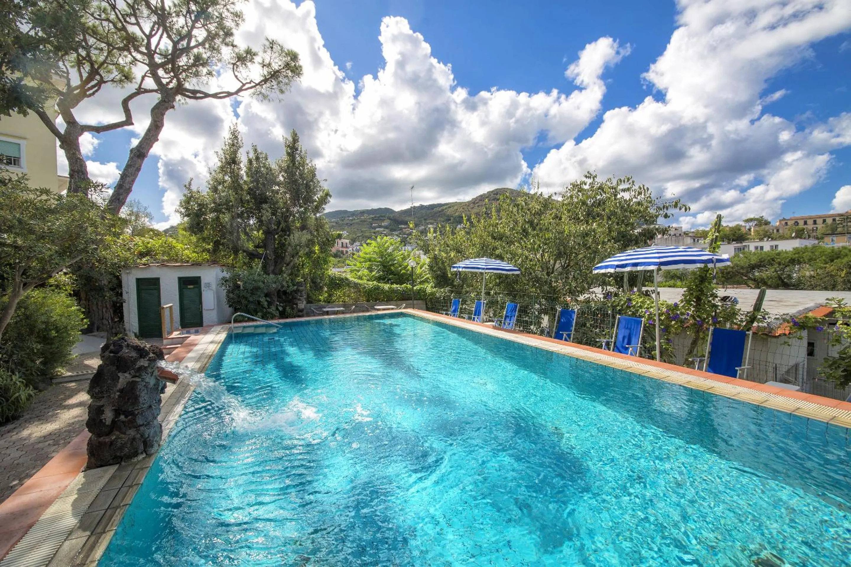 Swimming pool in Hotel Vittoria