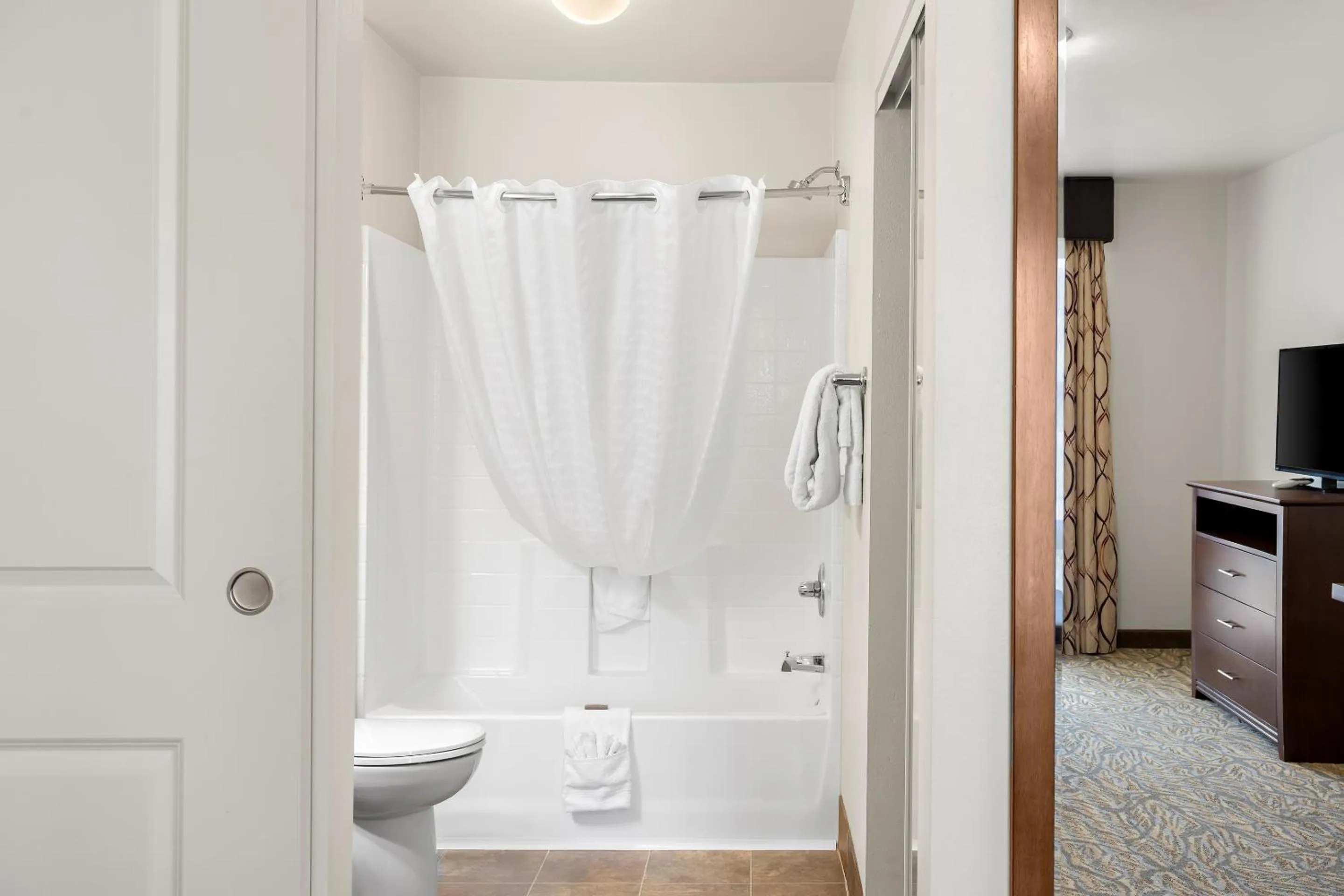 Bathroom in Ledgestone Suites Hotel Billings