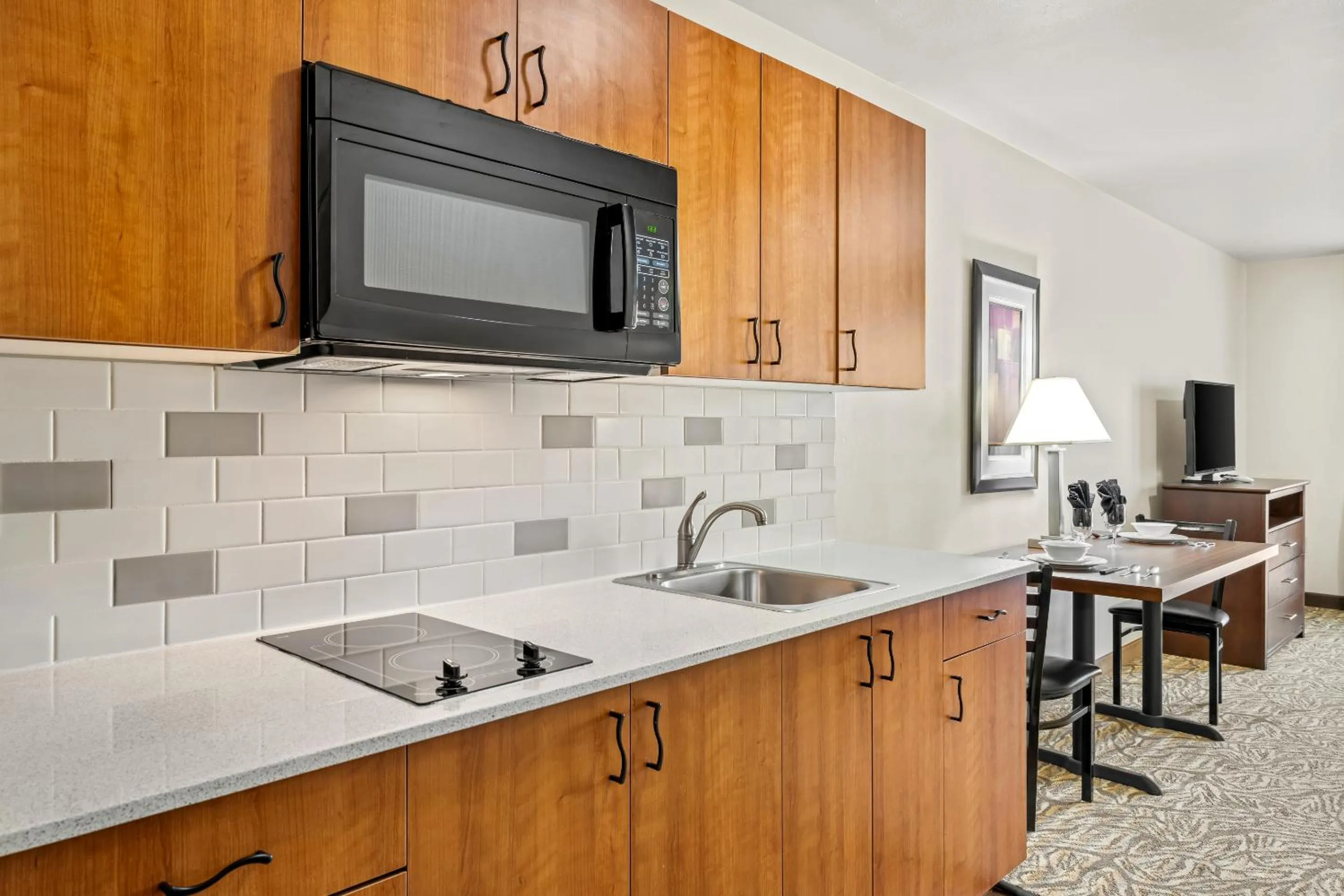 Kitchen or kitchenette in Ledgestone Suites Hotel Billings