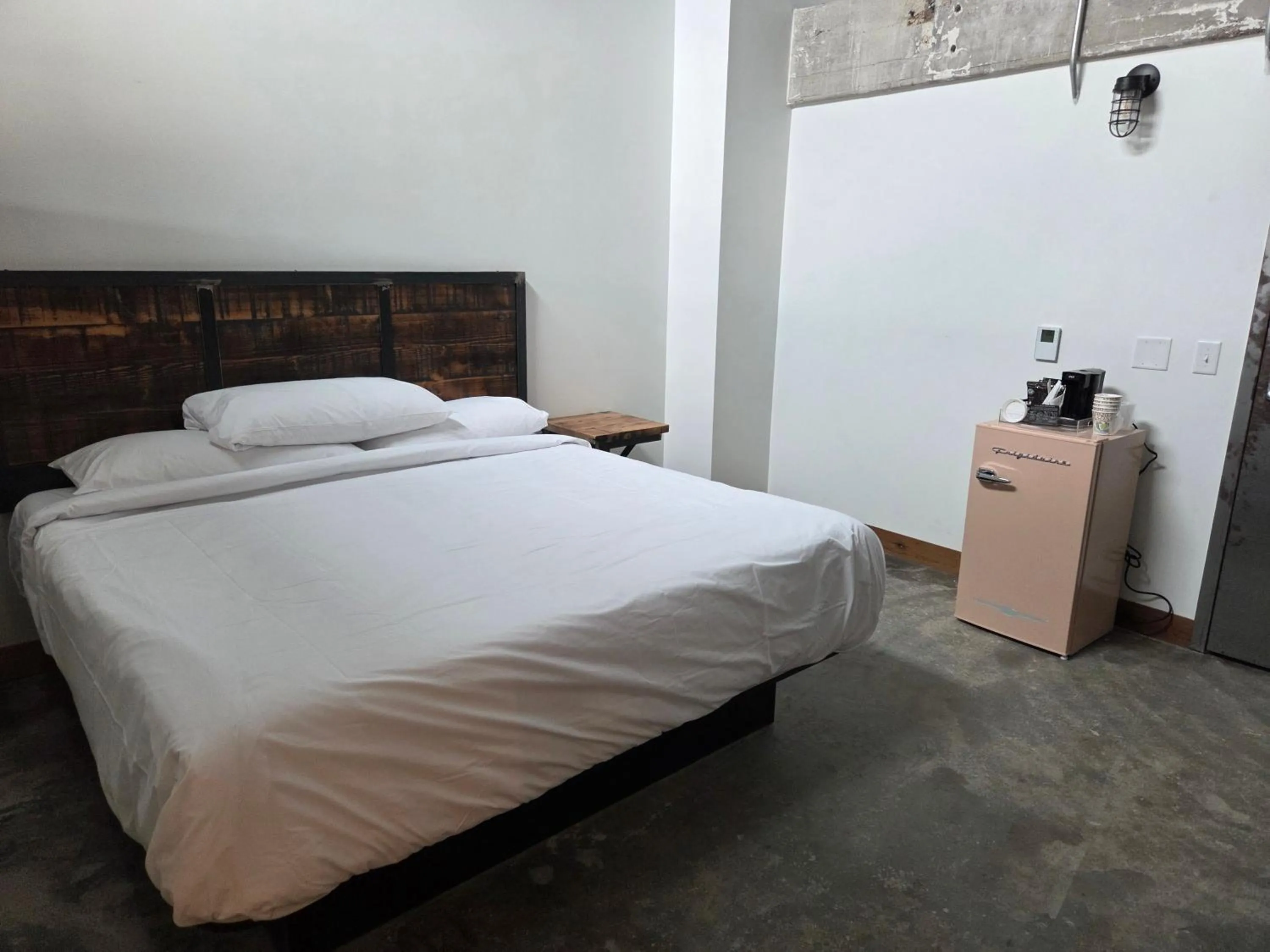 King Room - single occupancy - Disability Access in The Mill Hotel