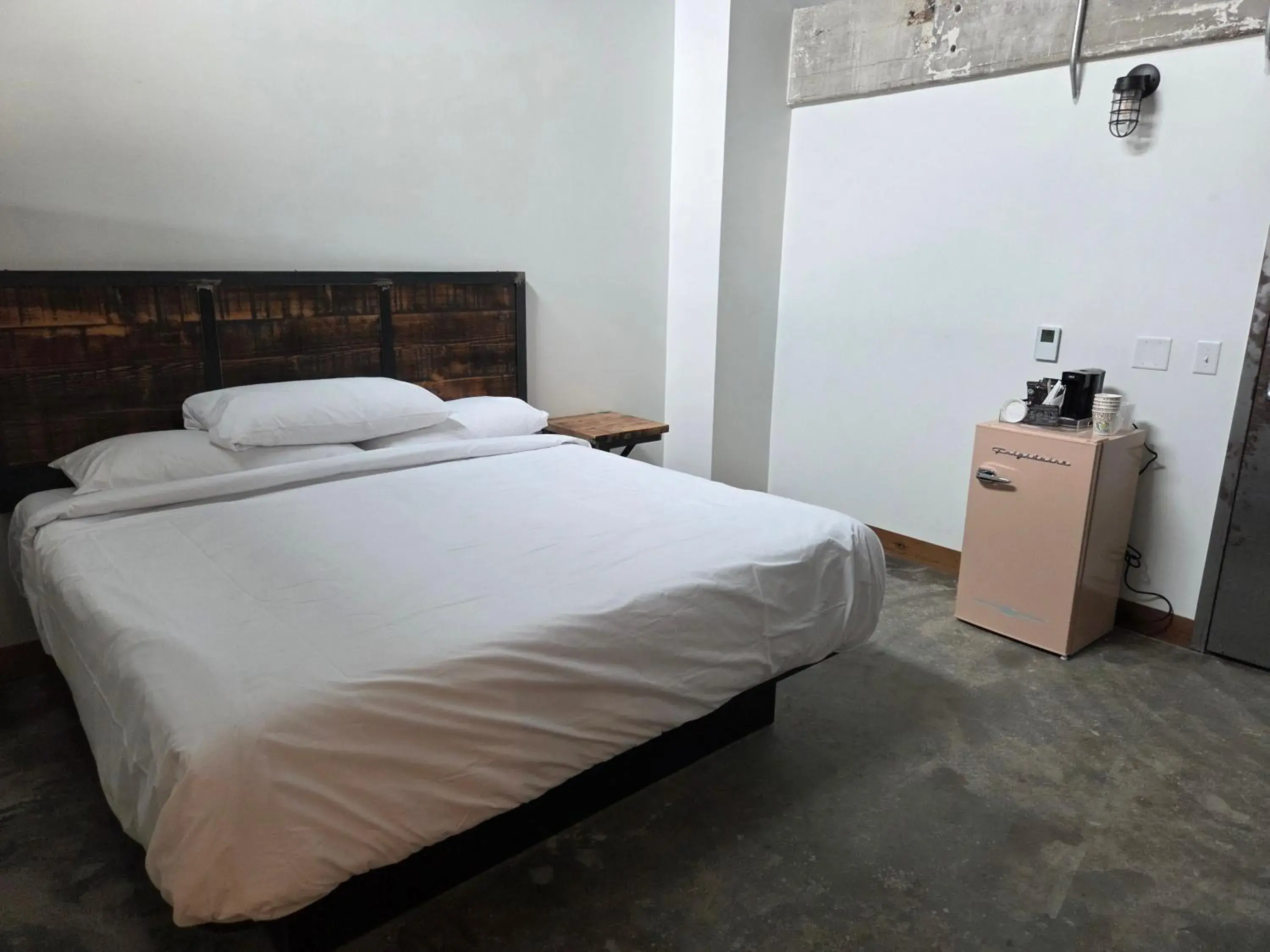 King Room - single occupancy - Disability Access in The Mill Hotel King Room - single occupancy - Disability Access in The Mill Hotel