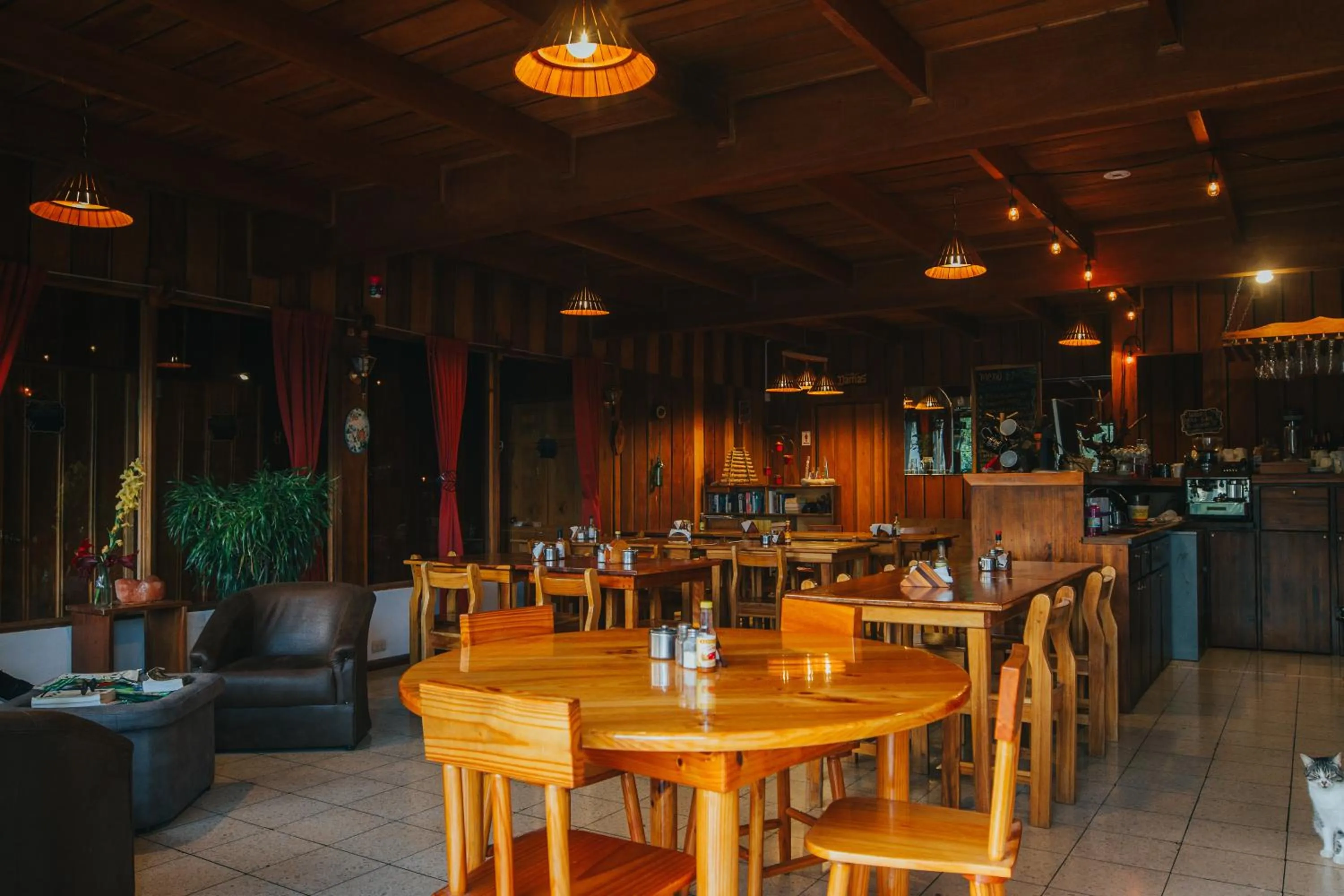 Living room in Hotel Holístico Monteverde