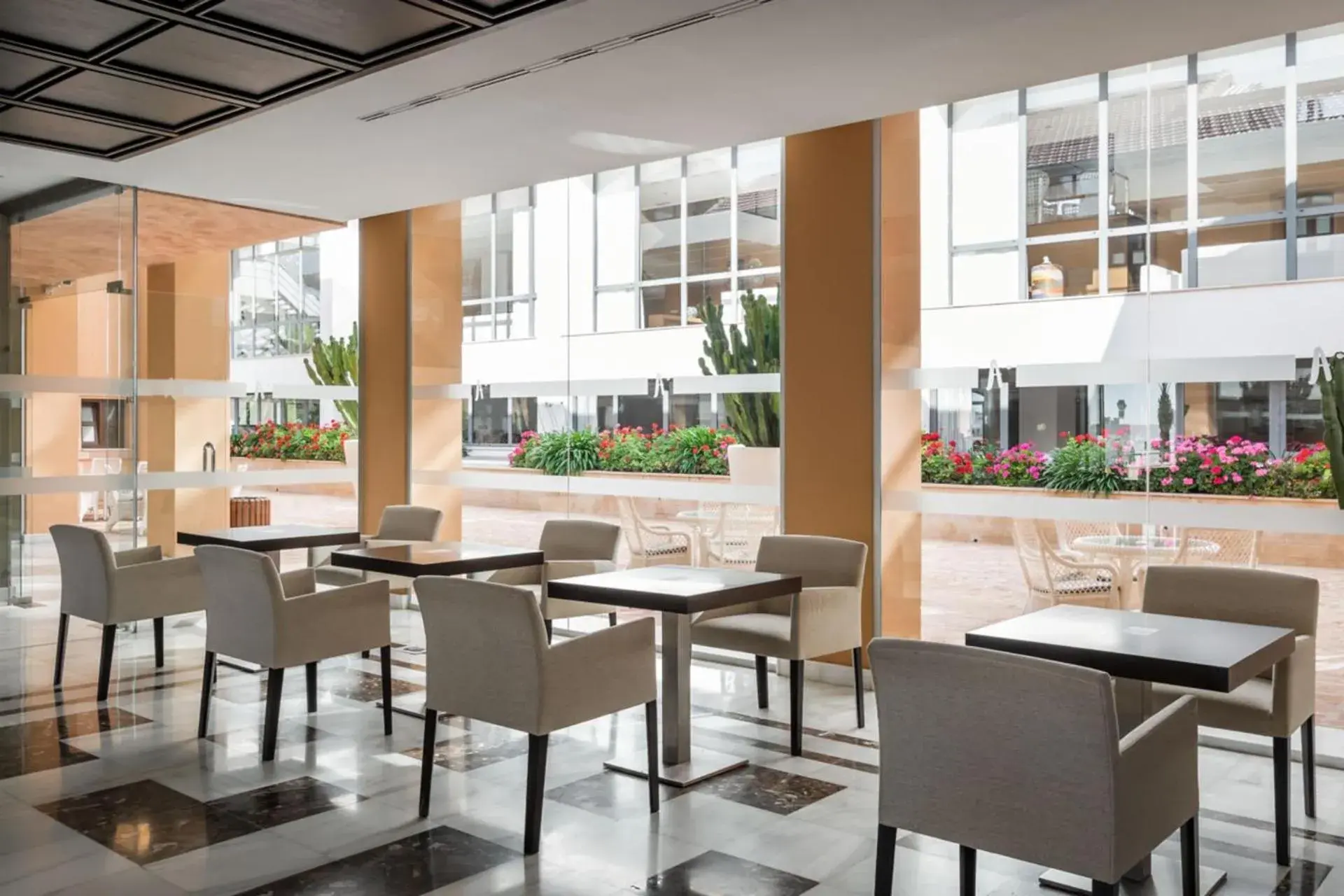 Lounge or bar in ALEGRIA Palacio Mojacar & Spa - Adults Only Lounge or bar in ALEGRIA Palacio Mojacar & Spa - Adults Only