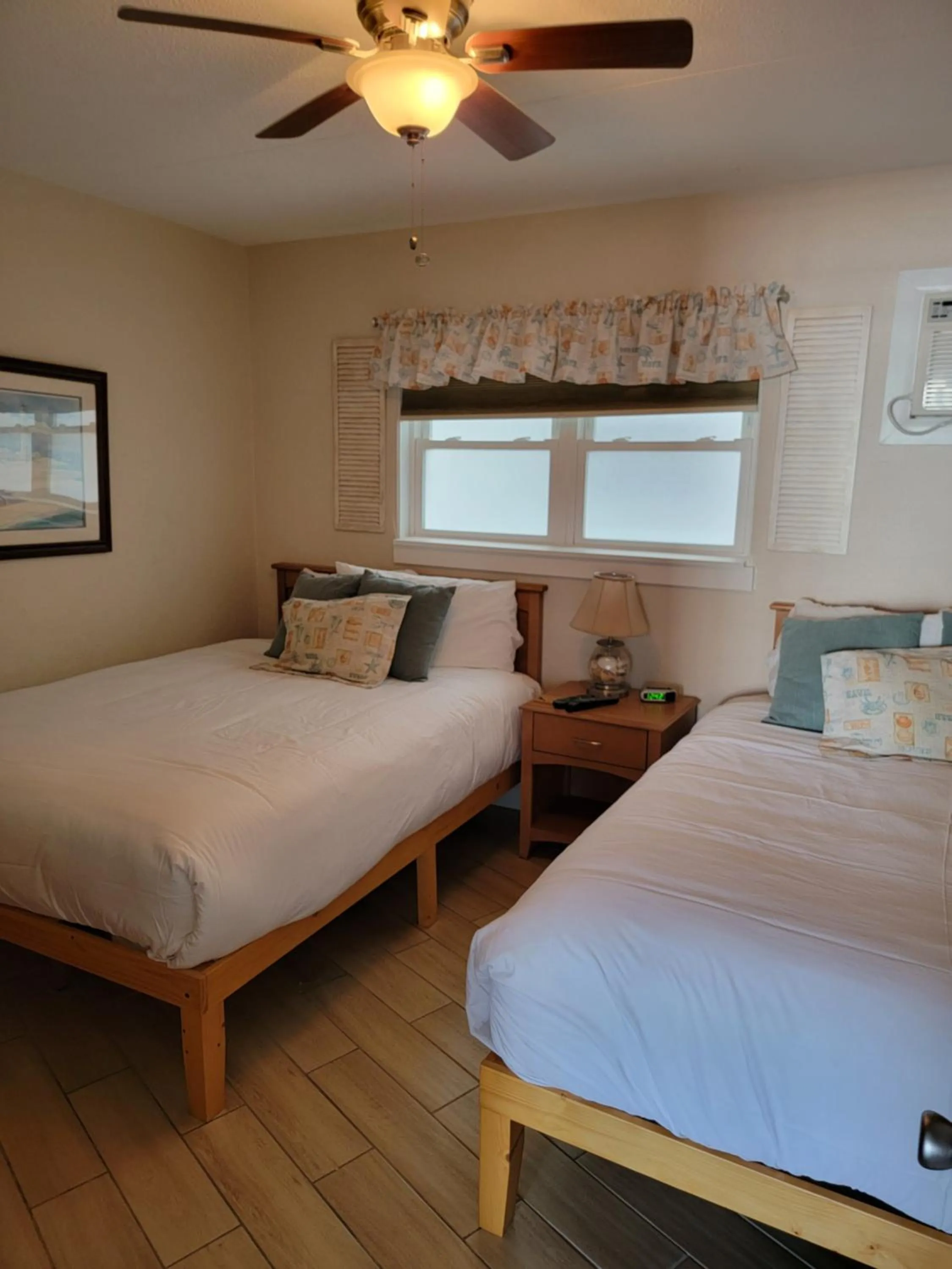 Bedroom, Bed in Nassau Inn Beachfront